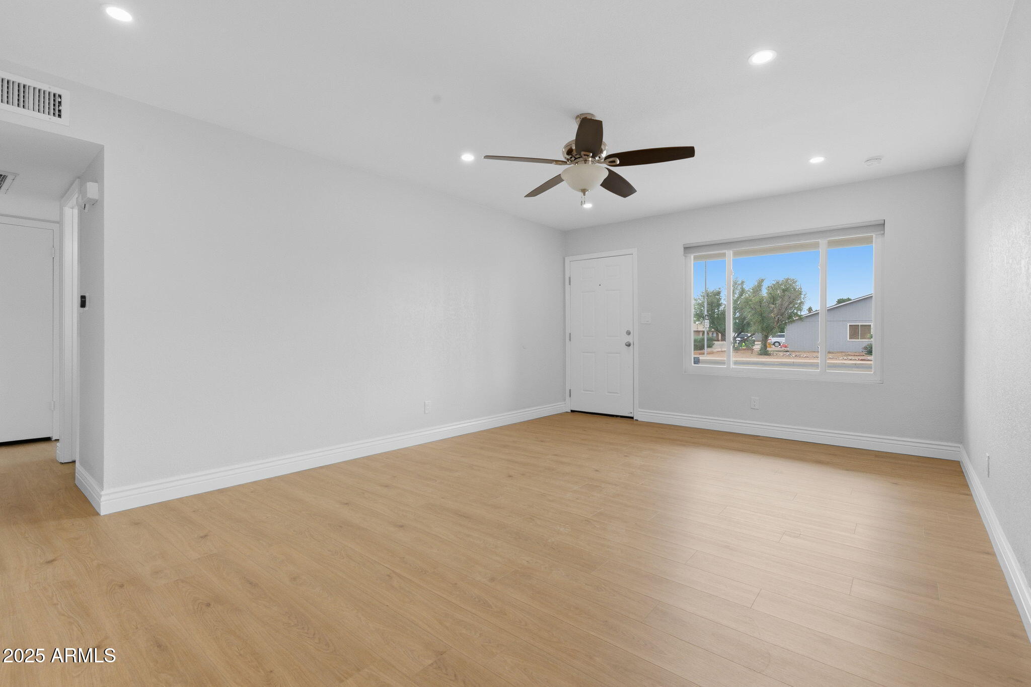 2030 W PORTOBELLO Avenue