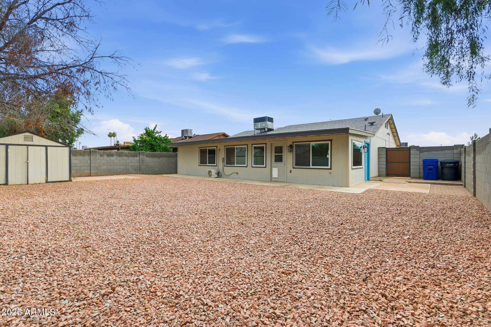 2030 W PORTOBELLO Avenue