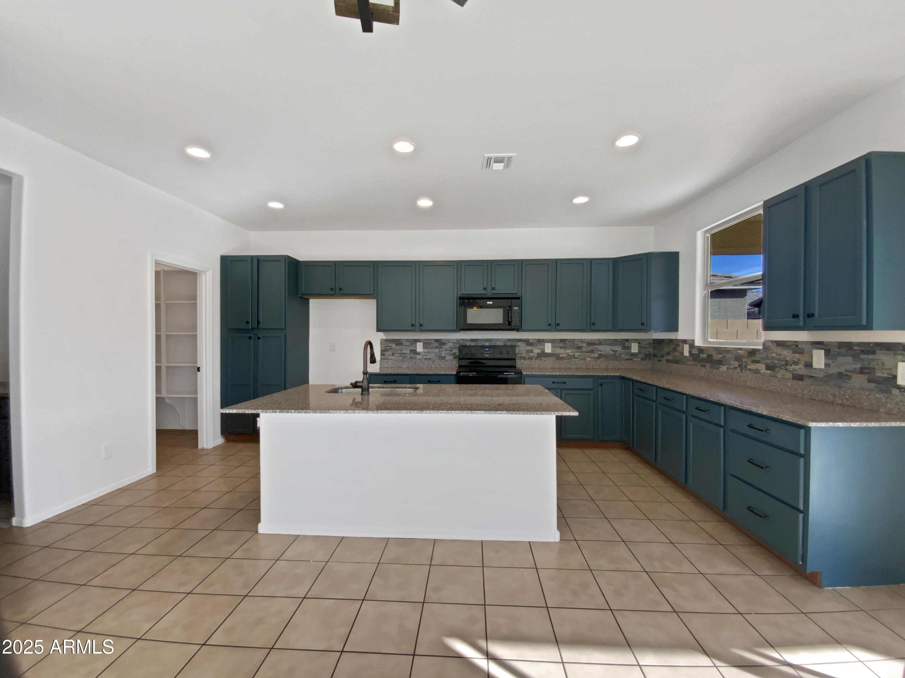 2091 W GARLAND Drive
