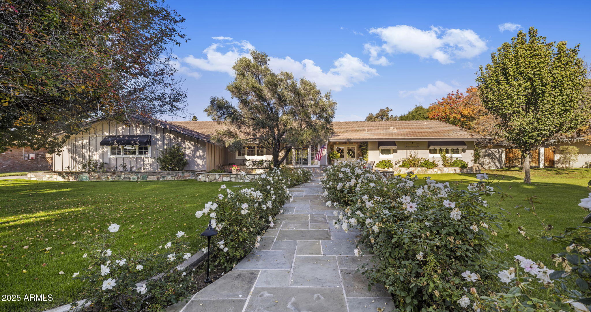 516 W LAWRENCE Road