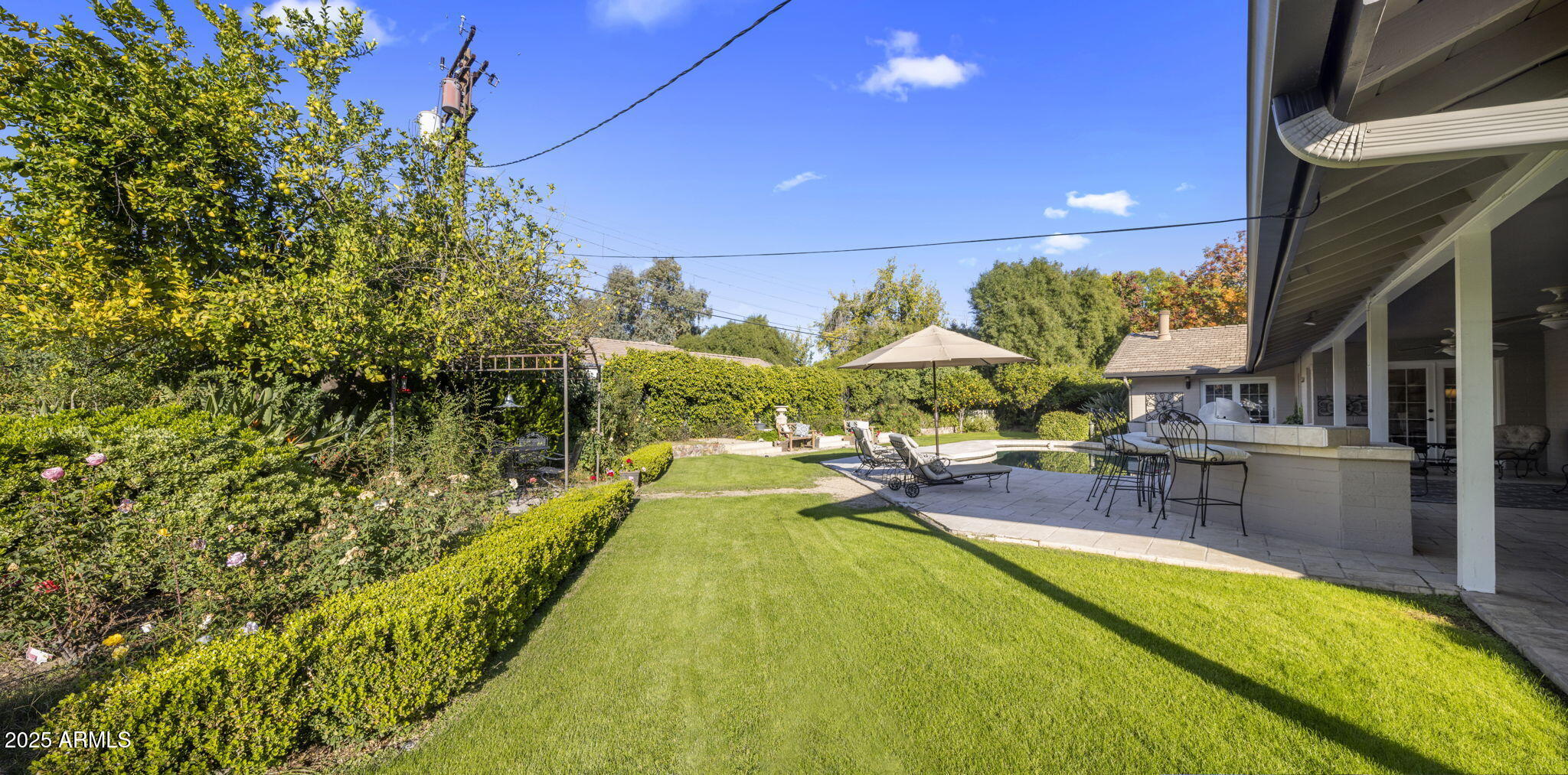516 W LAWRENCE Road