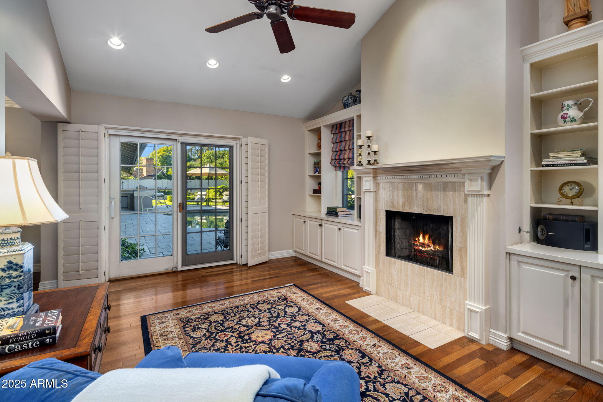 516 W LAWRENCE Road