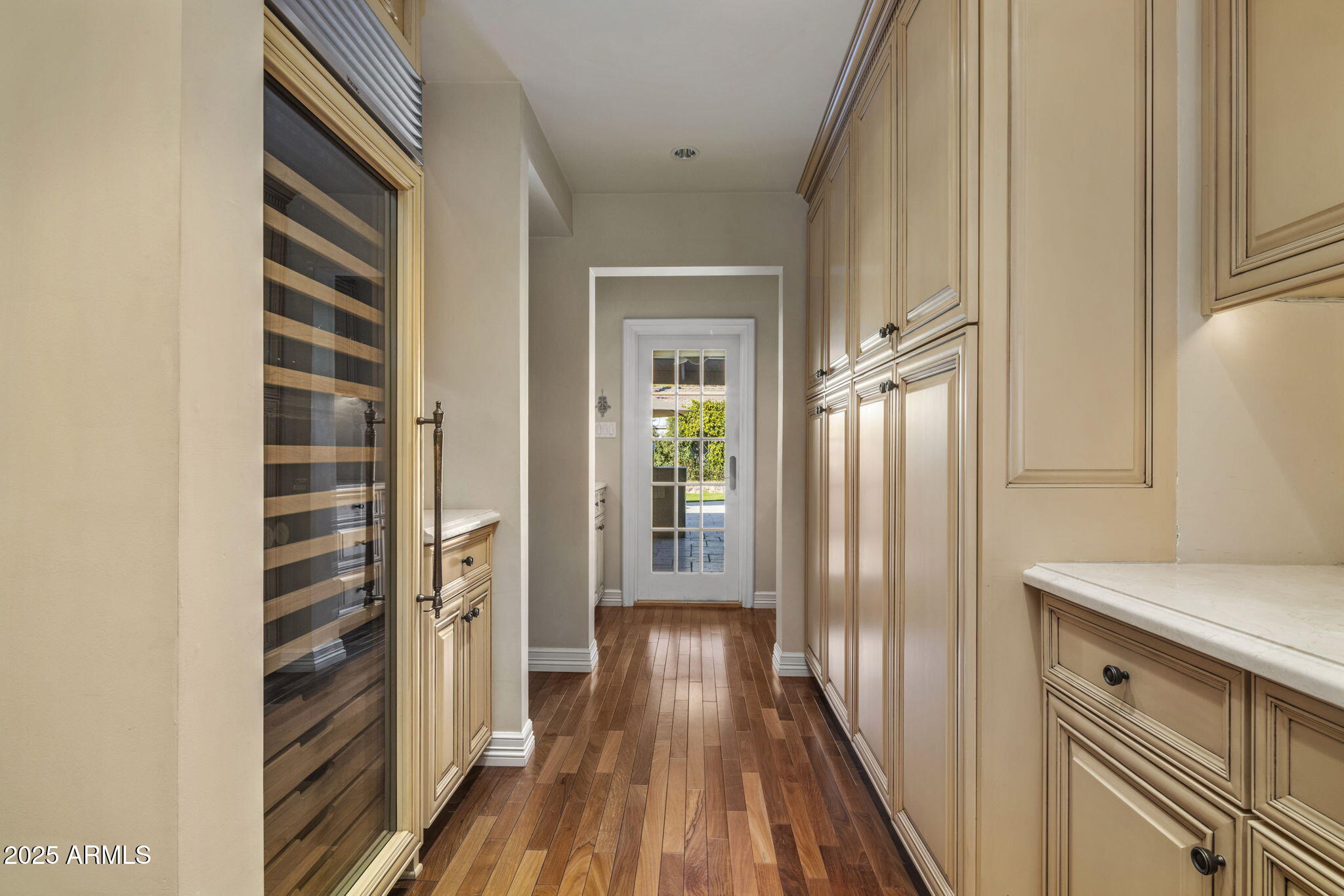 516 W LAWRENCE Road