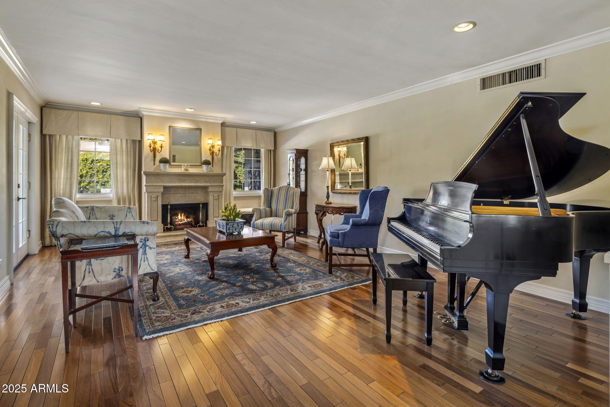 516 W LAWRENCE Road