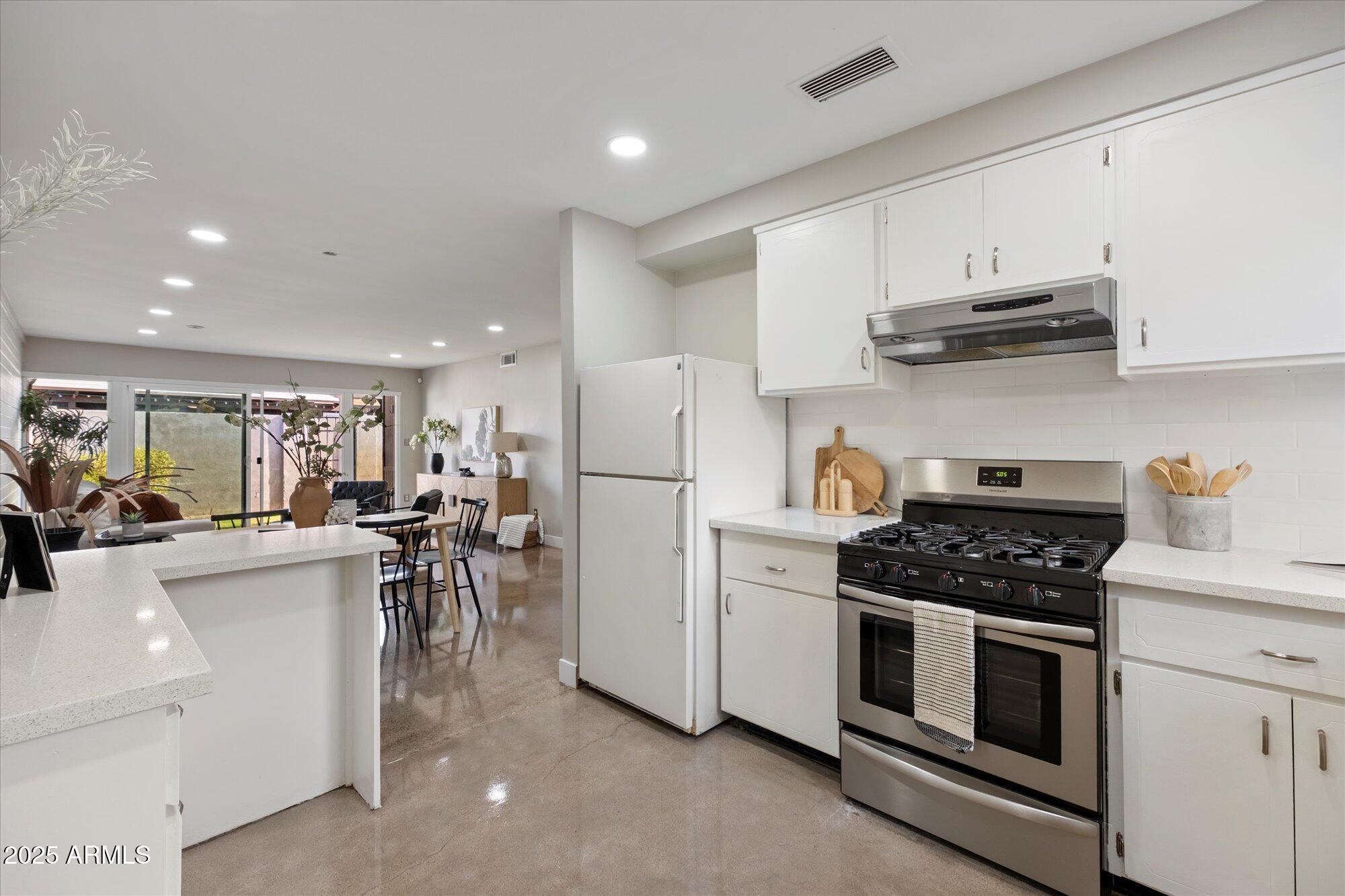 1450 E BETHANY HOME Road 8
