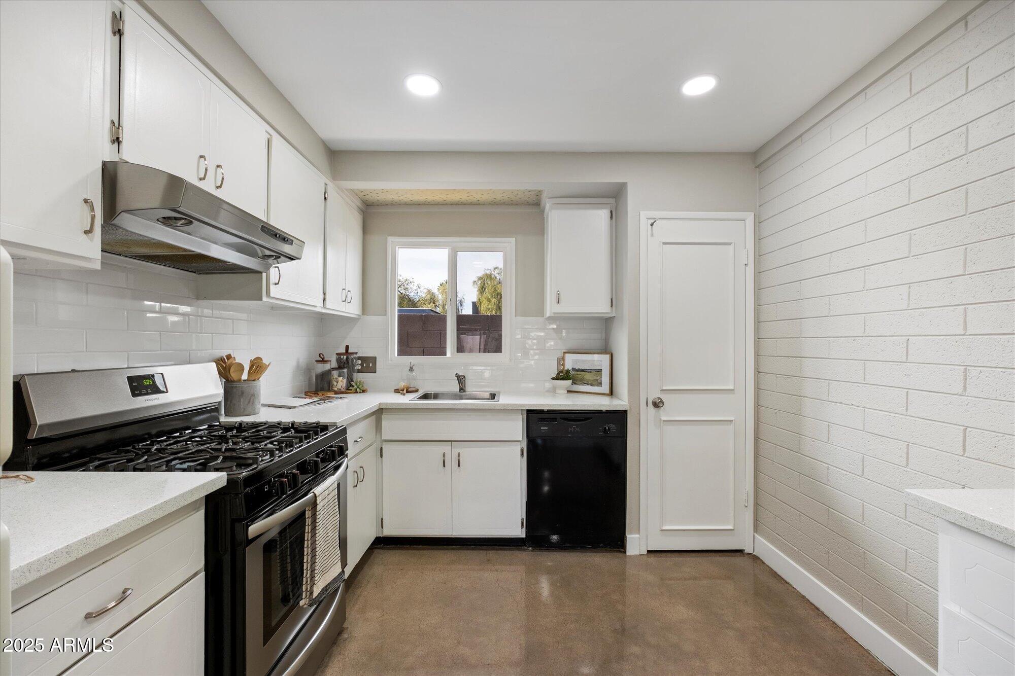 1450 E BETHANY HOME Road 8