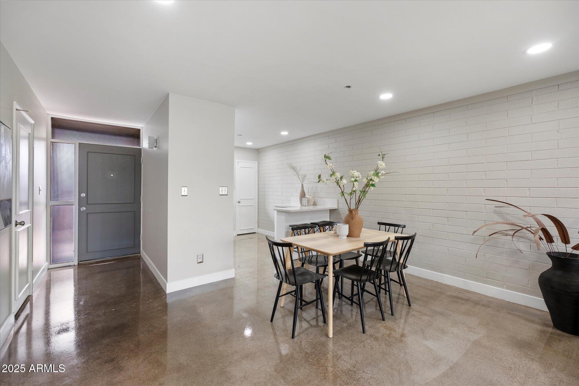 1450 E BETHANY HOME Road 8