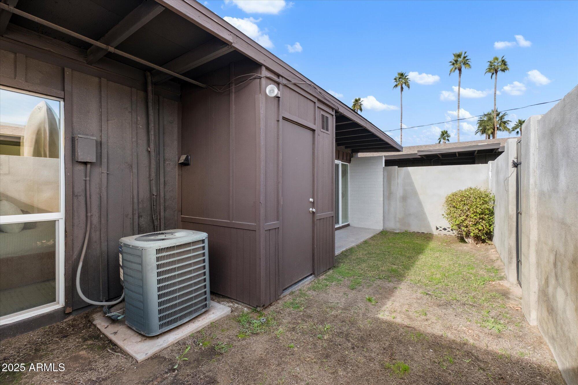 1450 E BETHANY HOME Road 8