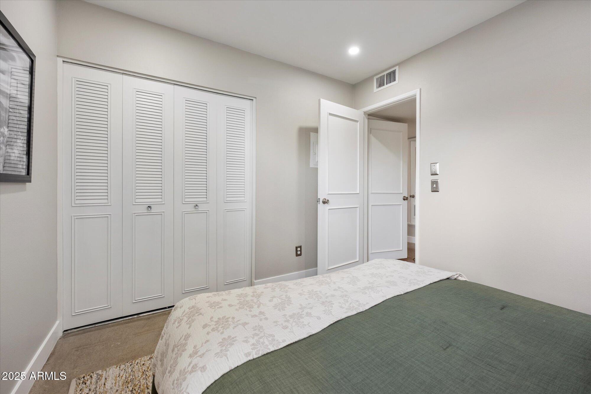 1450 E BETHANY HOME Road 8