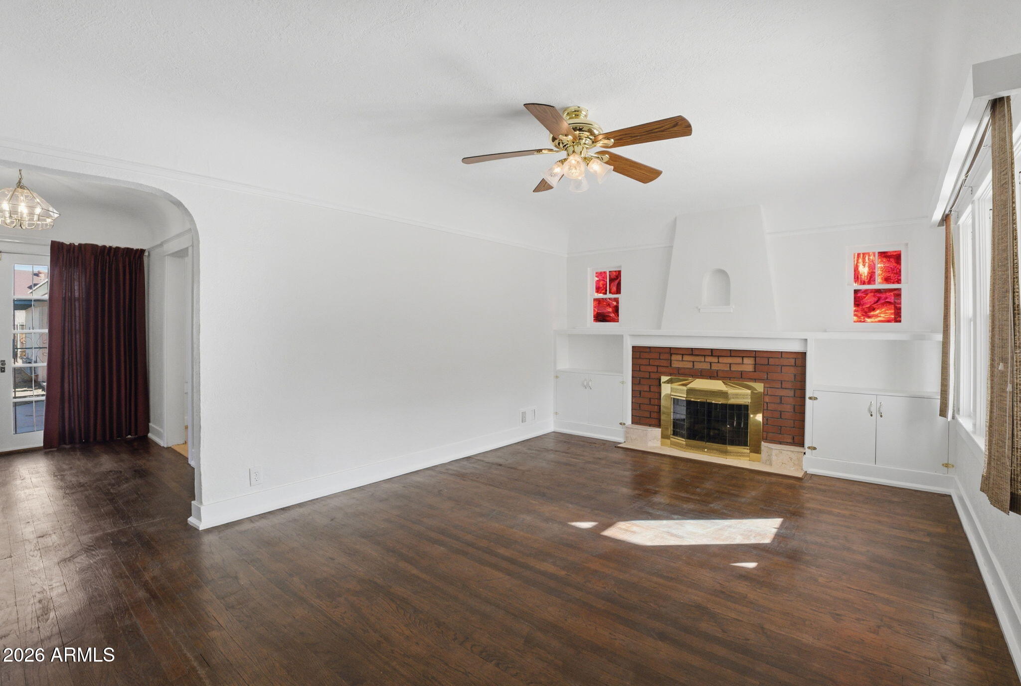 28 W Lewis Avenue