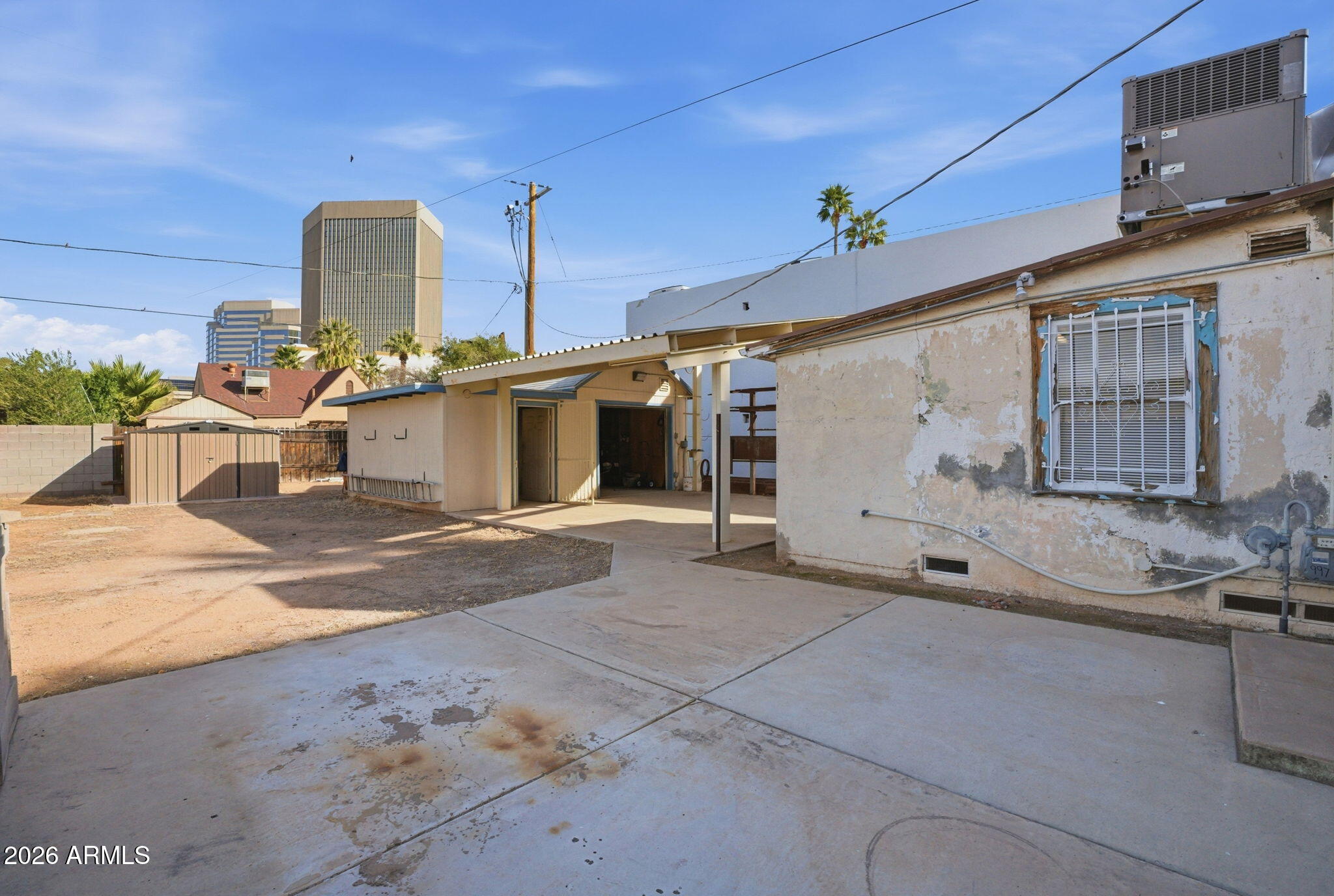 28 W Lewis Avenue