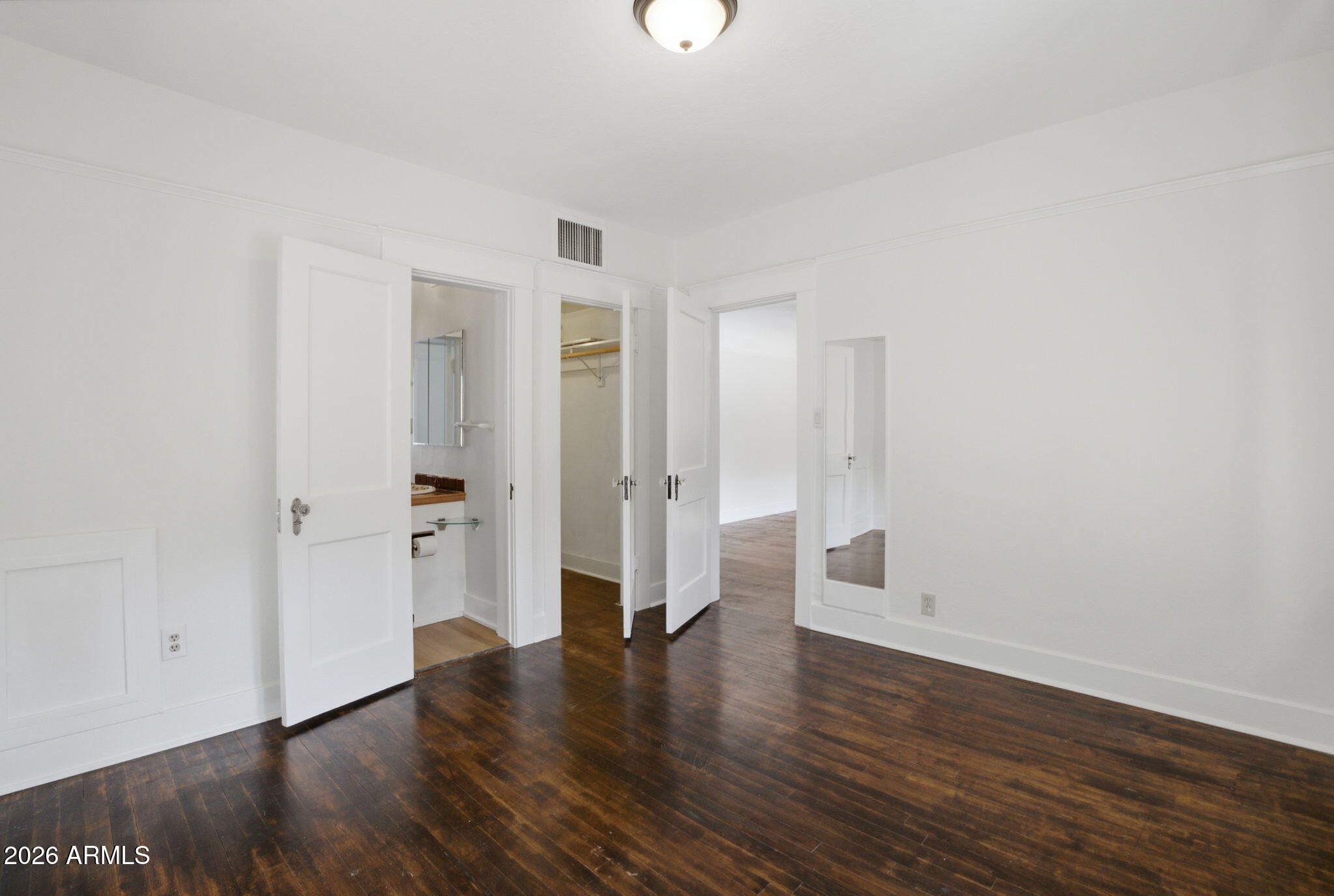 28 W Lewis Avenue
