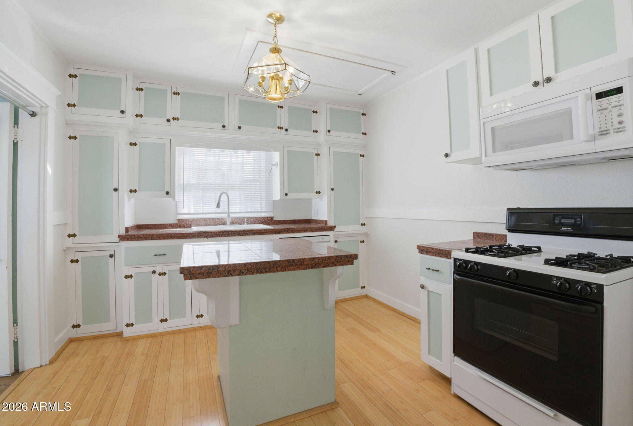 28 W Lewis Avenue