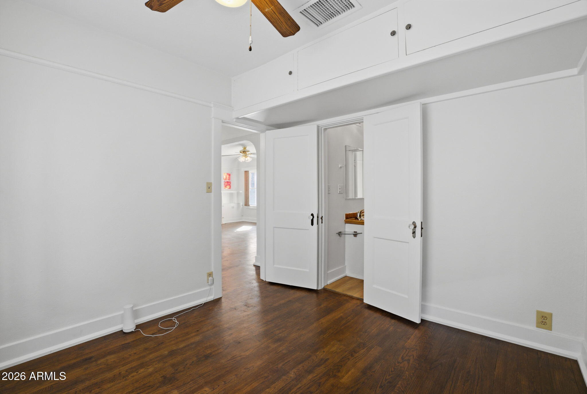 28 W Lewis Avenue