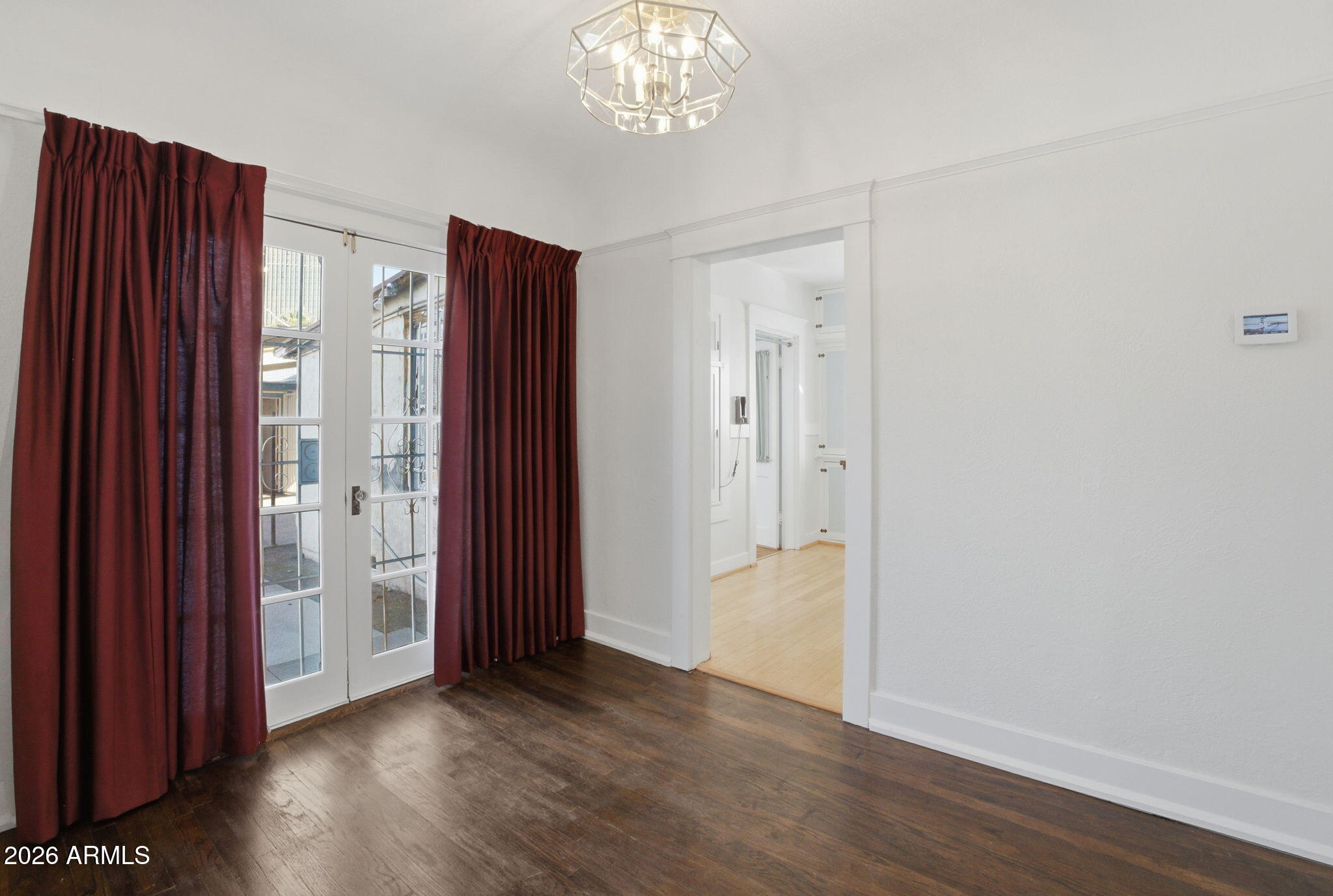 28 W Lewis Avenue