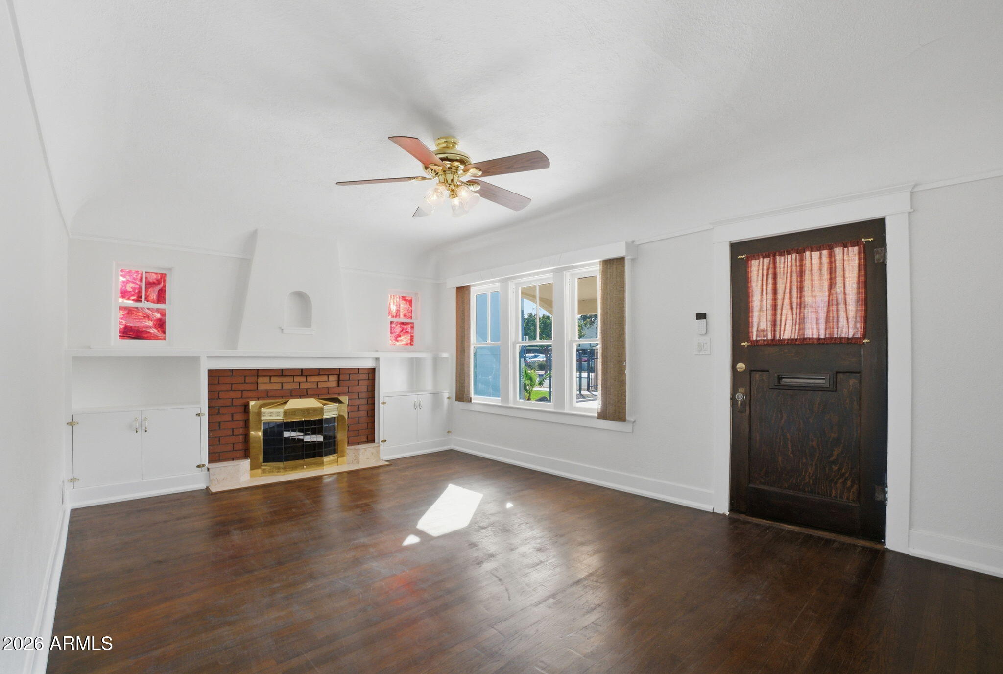28 W Lewis Avenue