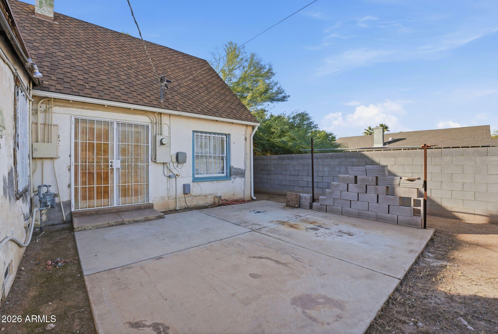 28 W Lewis Avenue