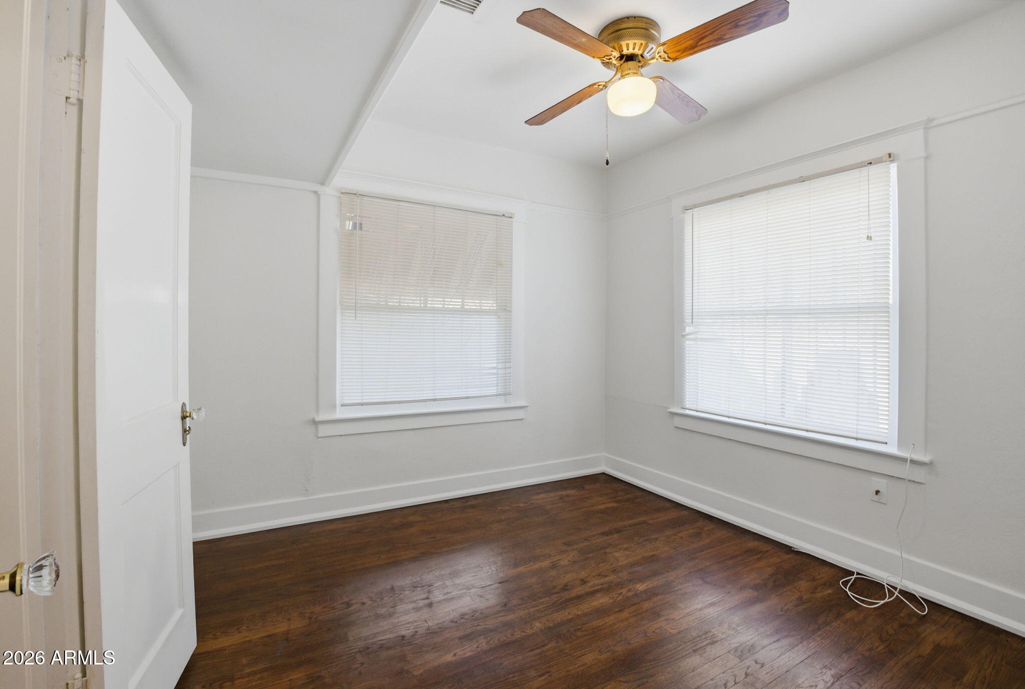 28 W Lewis Avenue