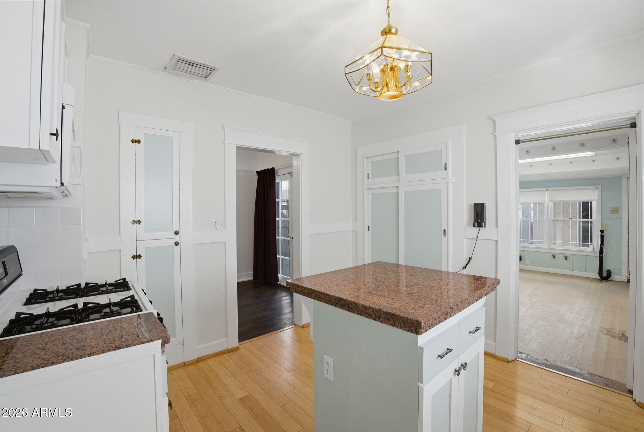 28 W Lewis Avenue