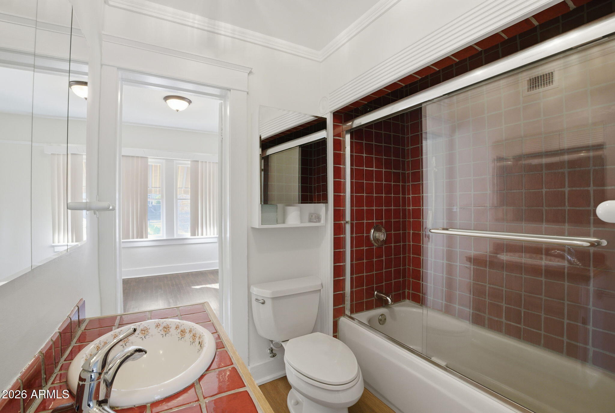 28 W Lewis Avenue