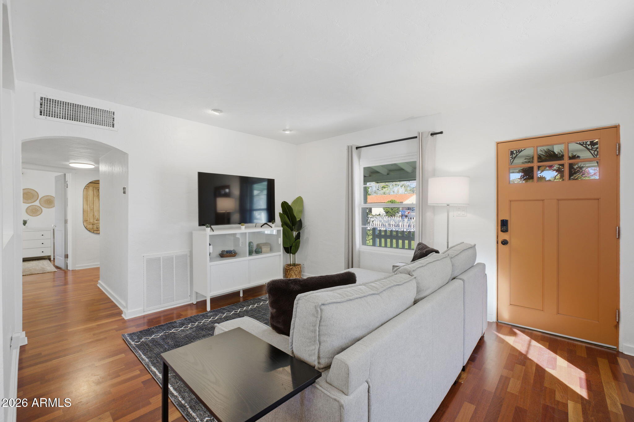 427 E OREGON Avenue