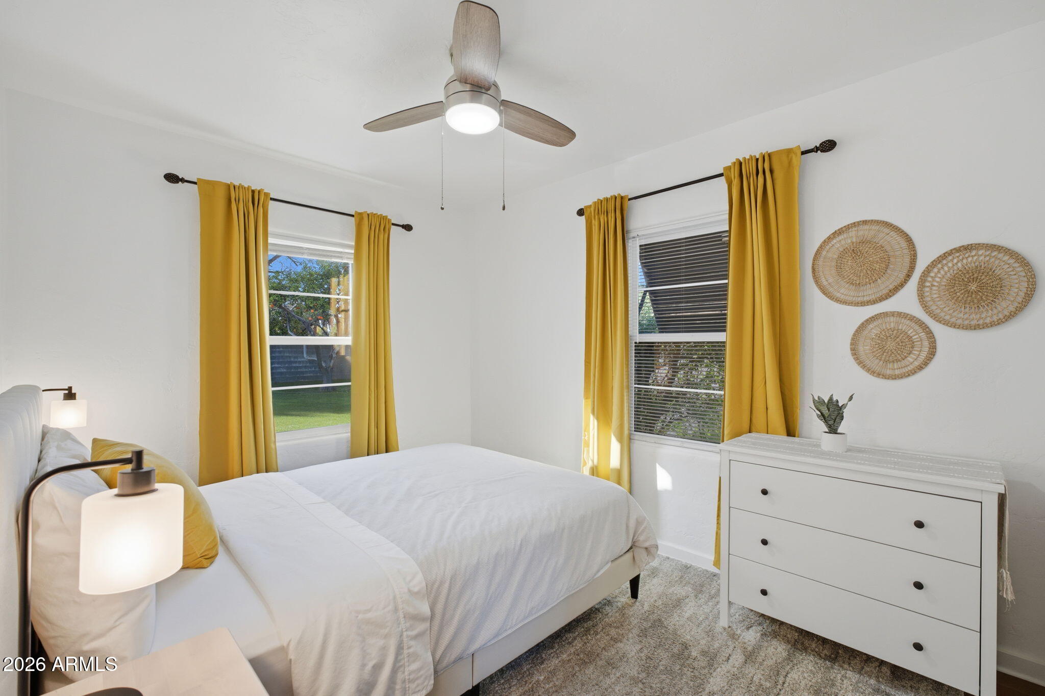 427 E OREGON Avenue