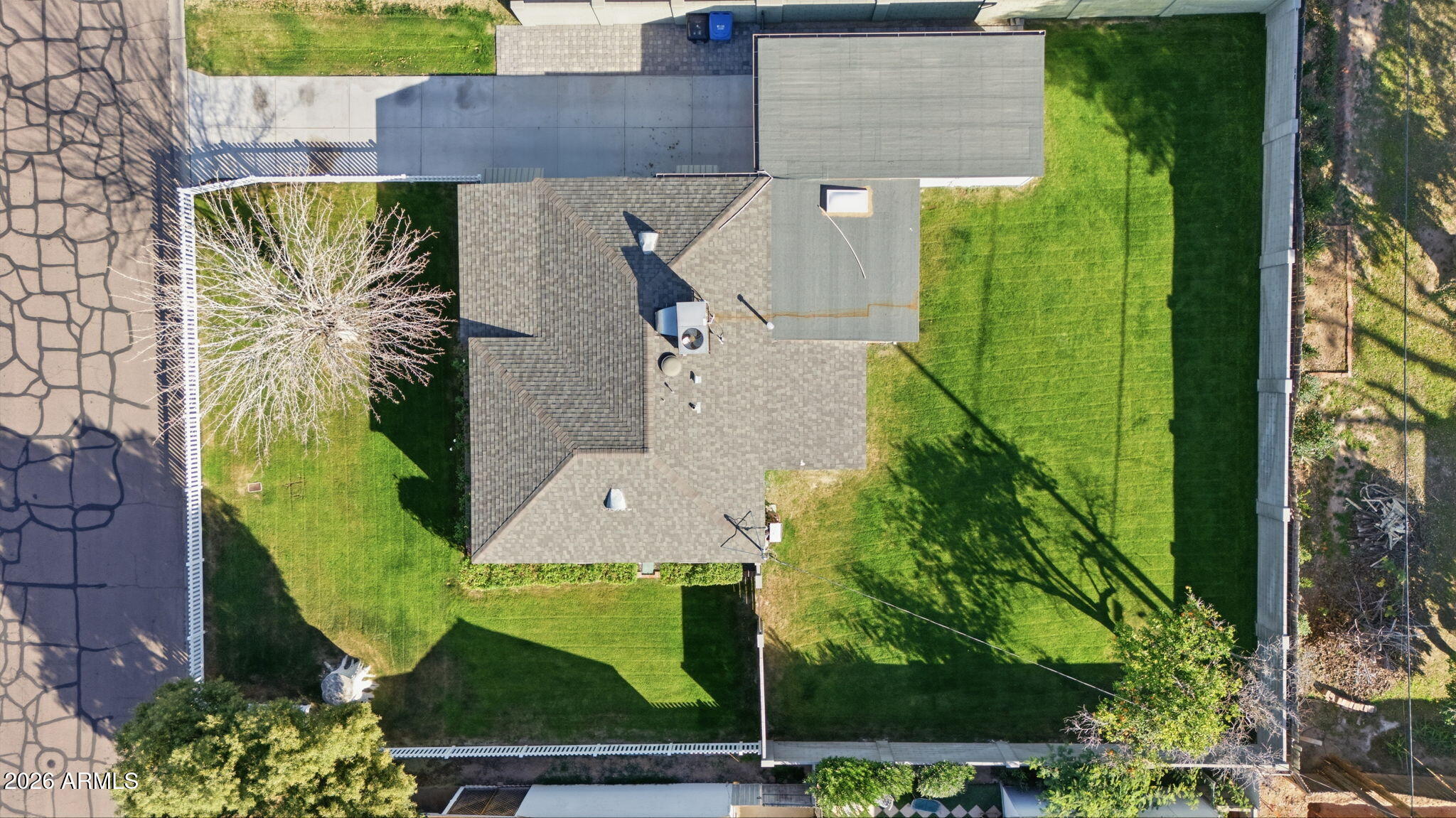 427 E OREGON Avenue