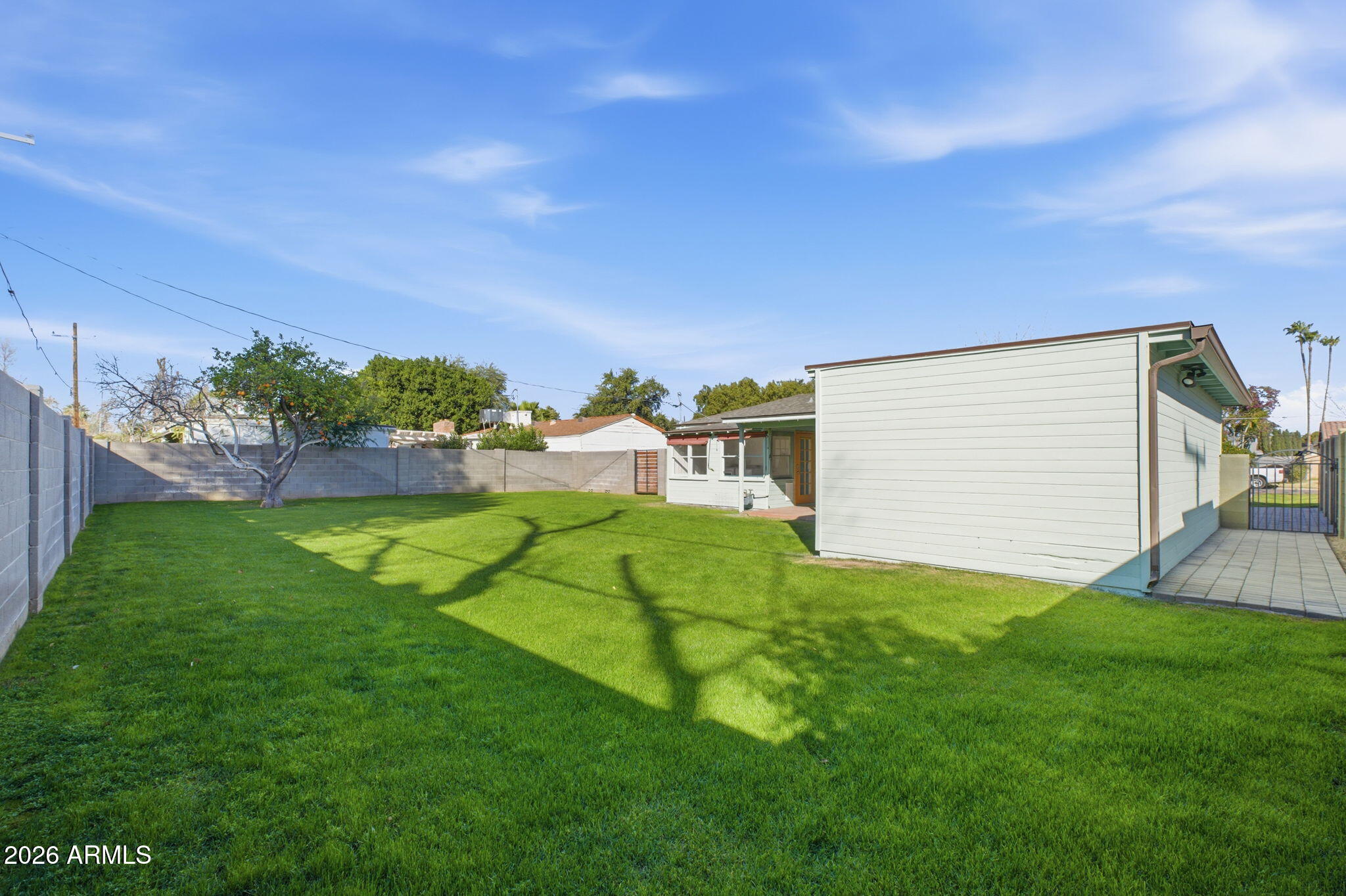 427 E OREGON Avenue