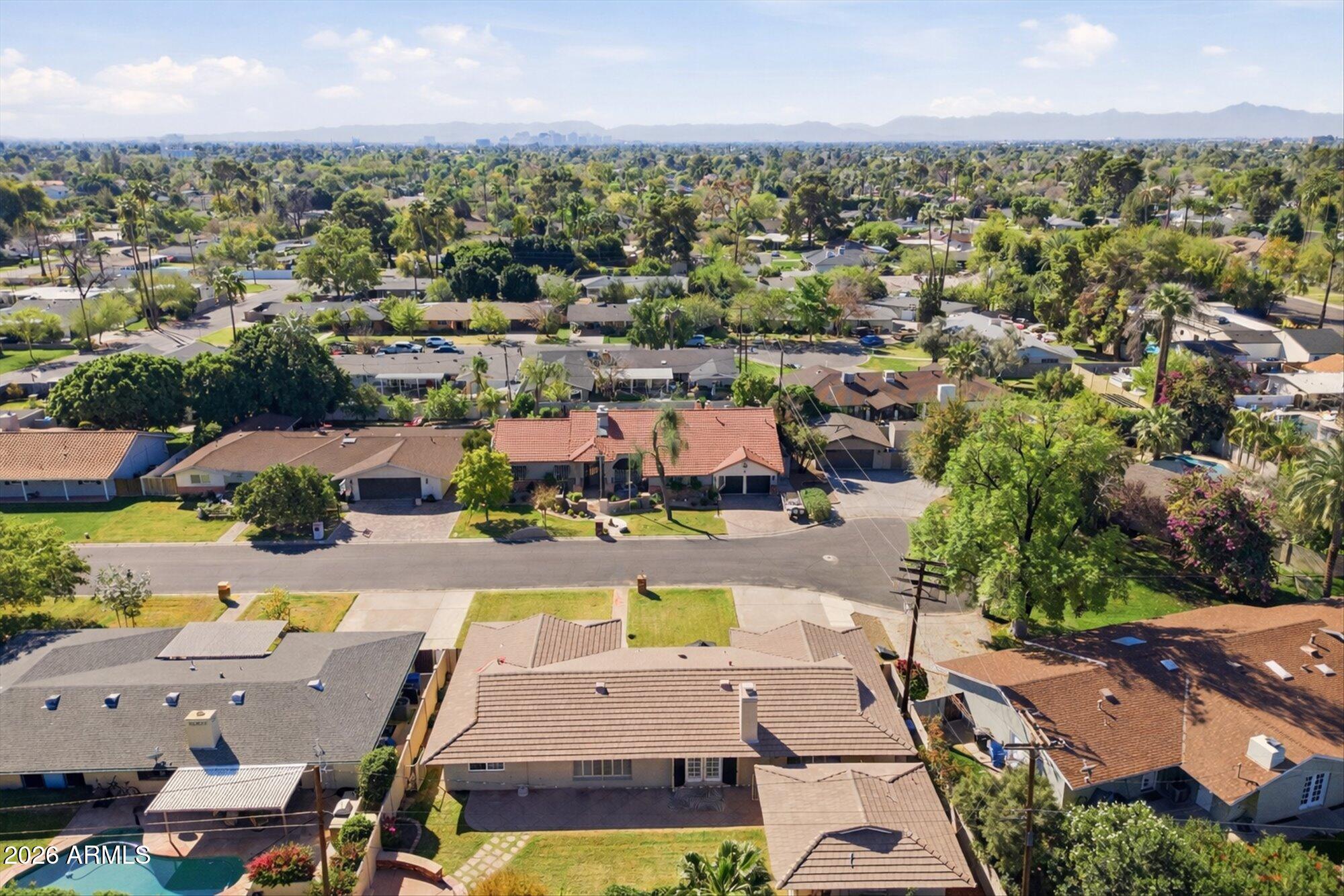 514 W HAYWARD Avenue
