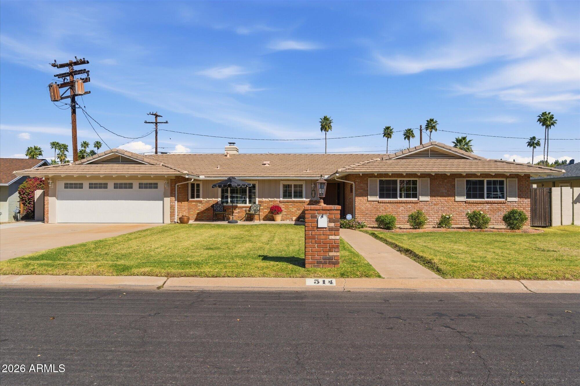 514 W HAYWARD Avenue