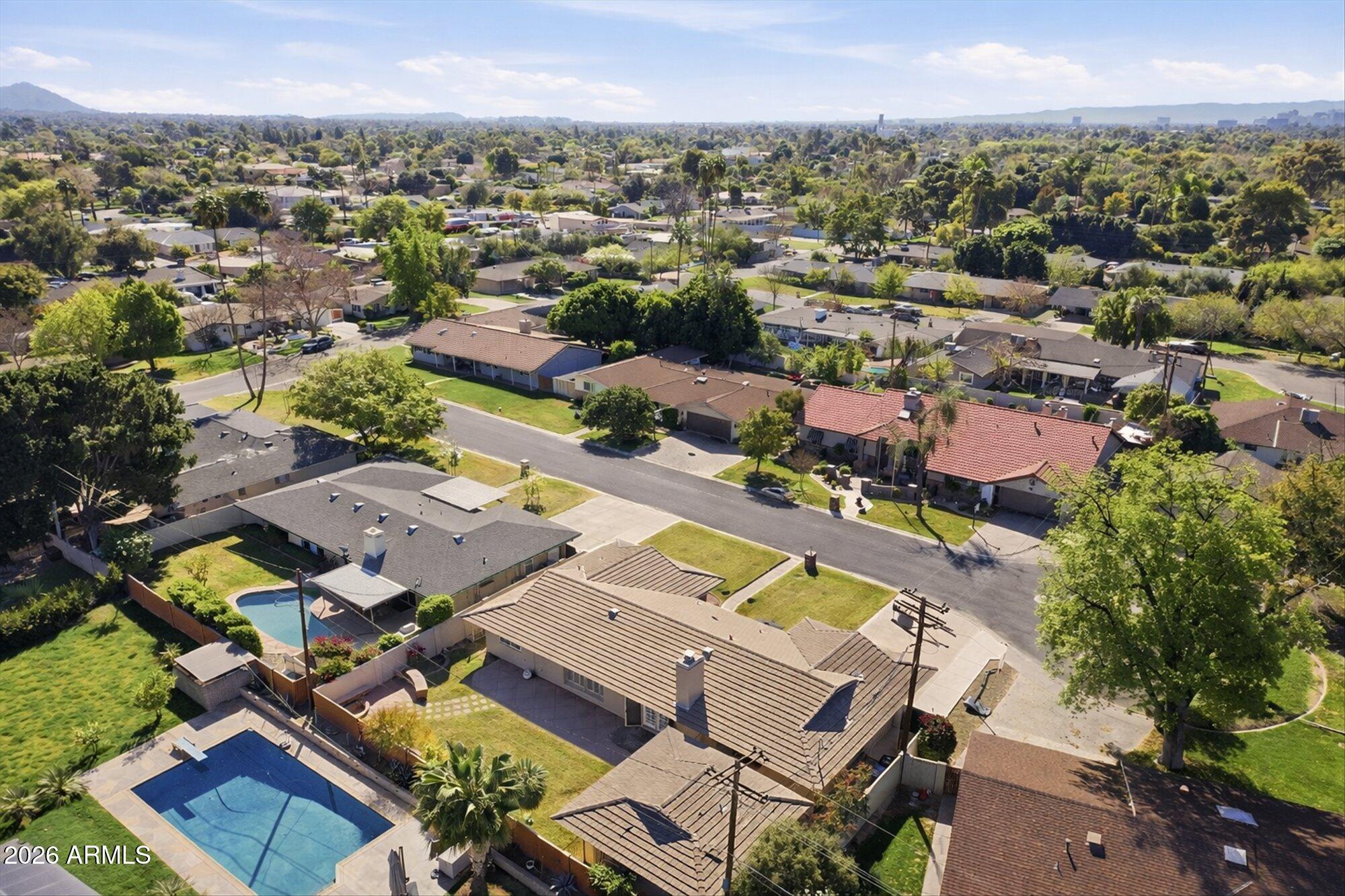 514 W HAYWARD Avenue