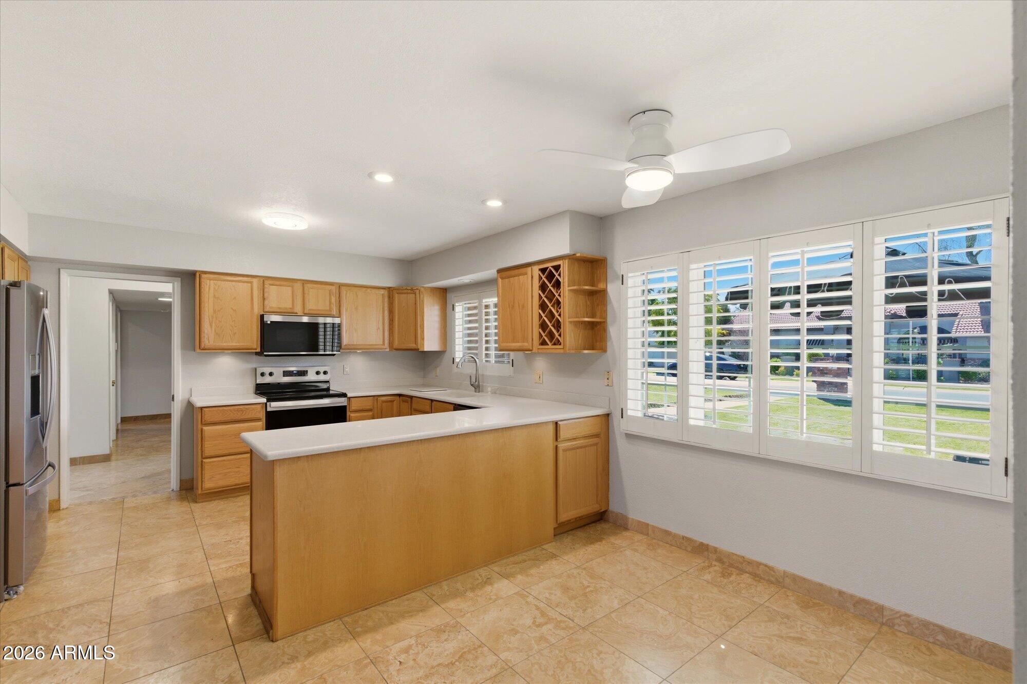514 W HAYWARD Avenue