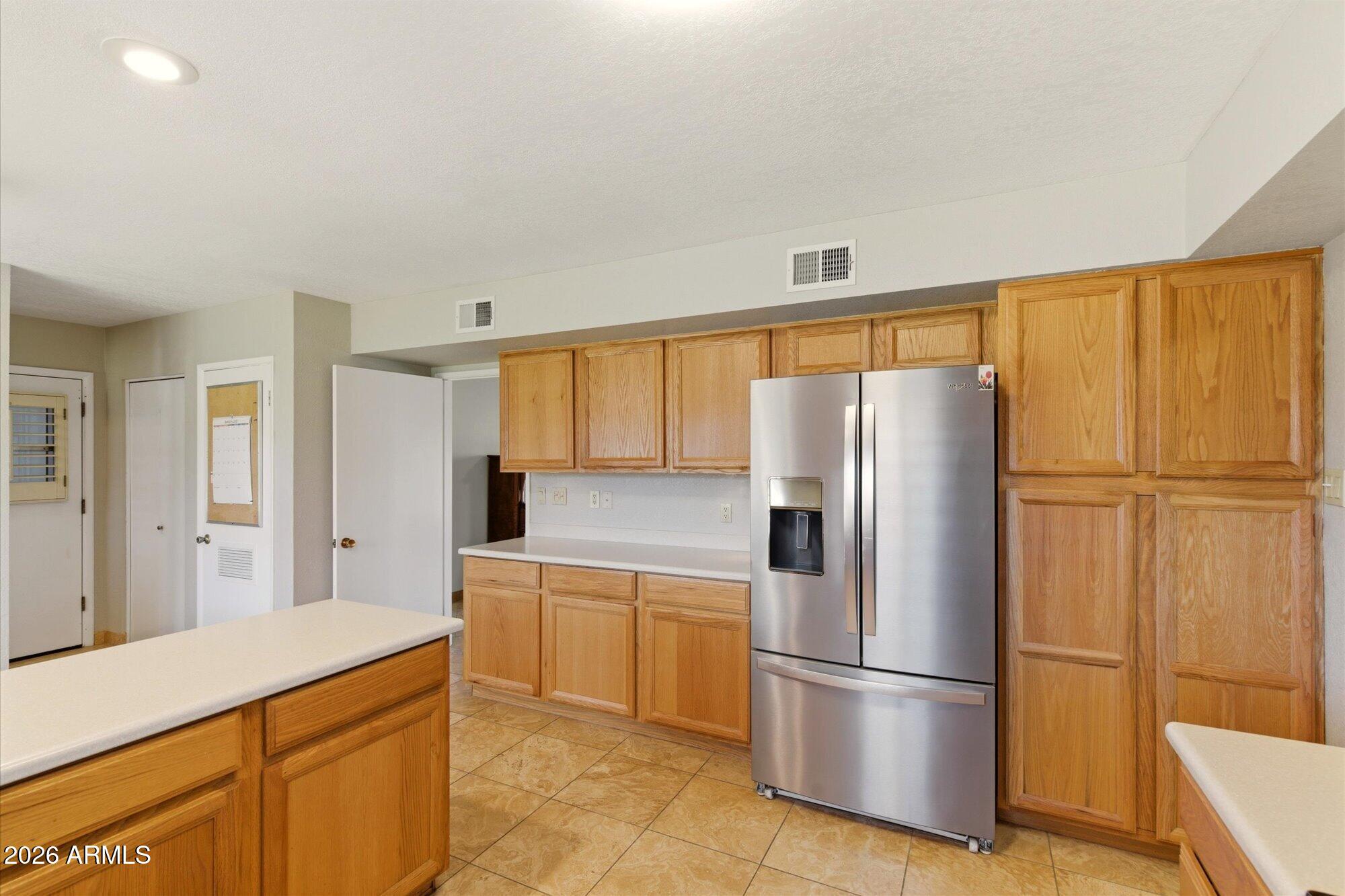 514 W HAYWARD Avenue