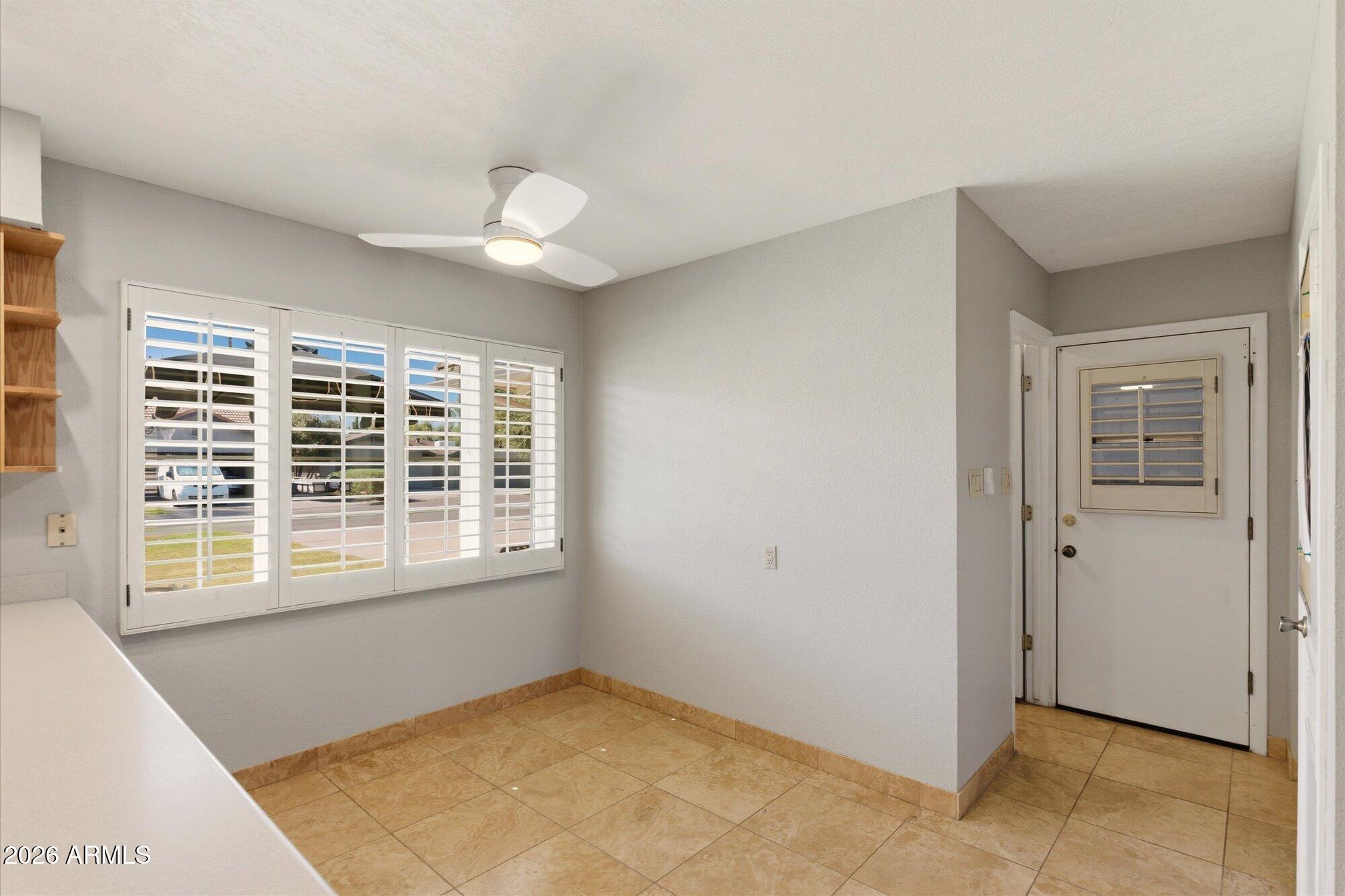 514 W HAYWARD Avenue