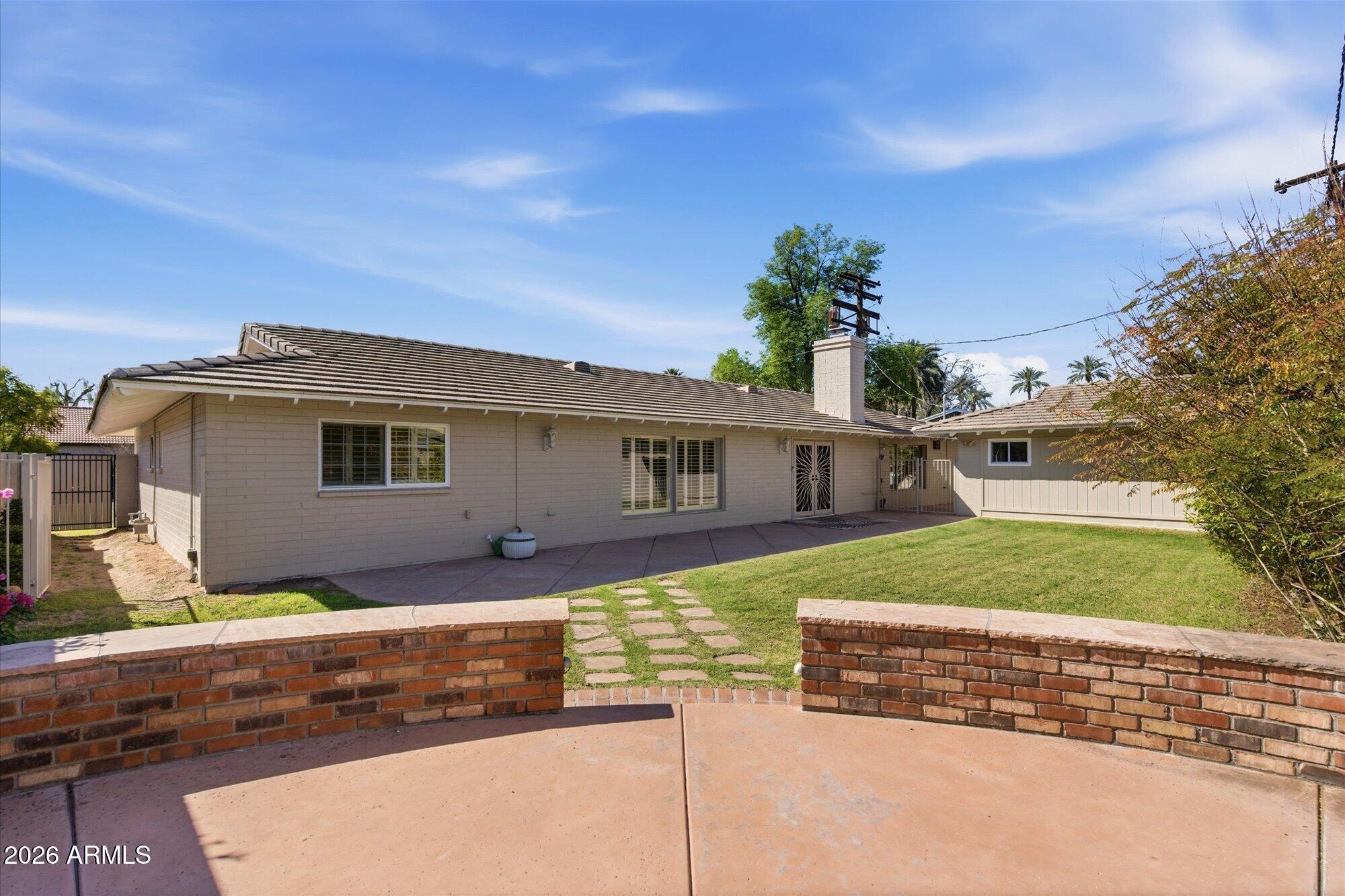 514 W HAYWARD Avenue