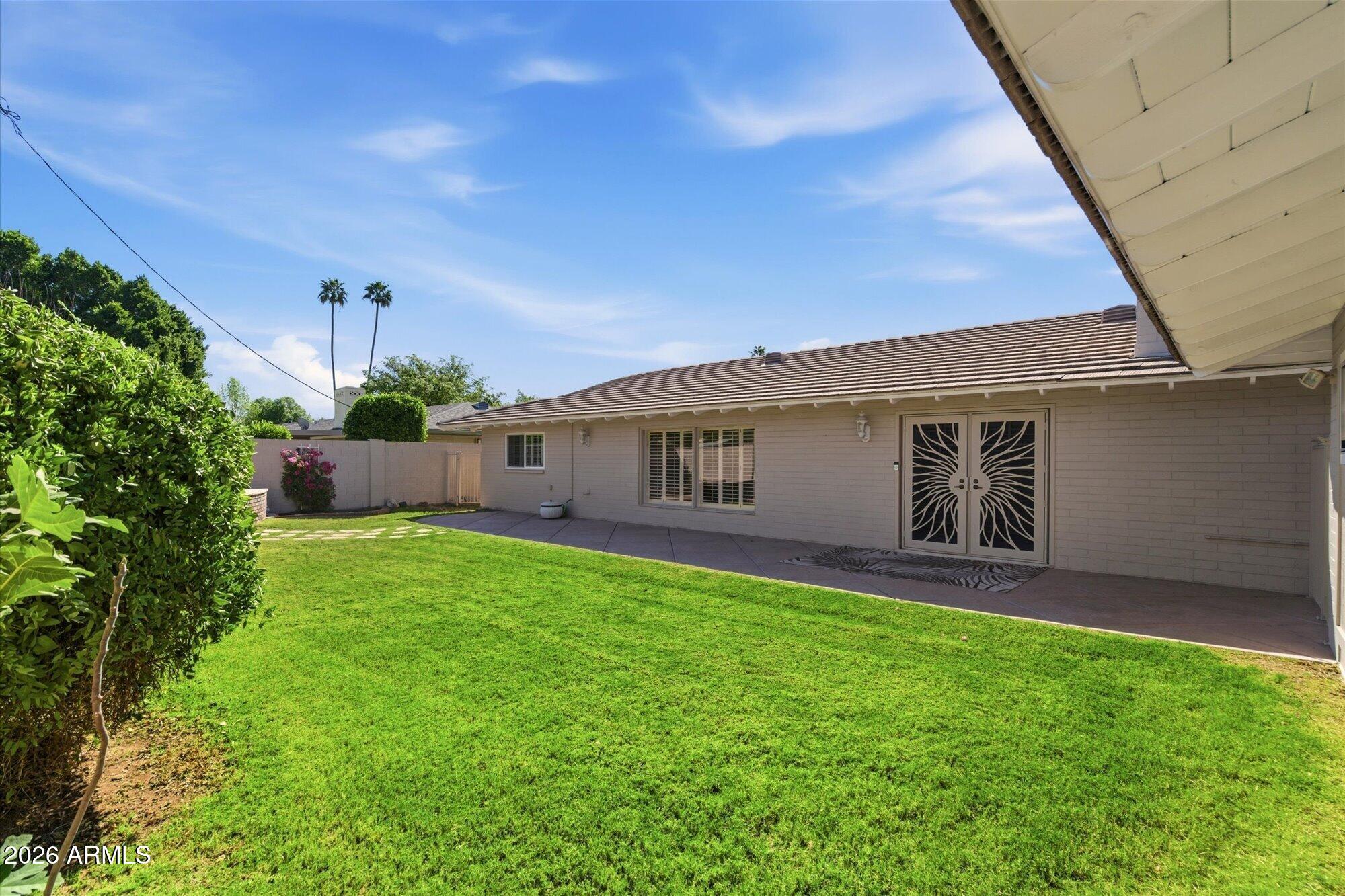 514 W HAYWARD Avenue
