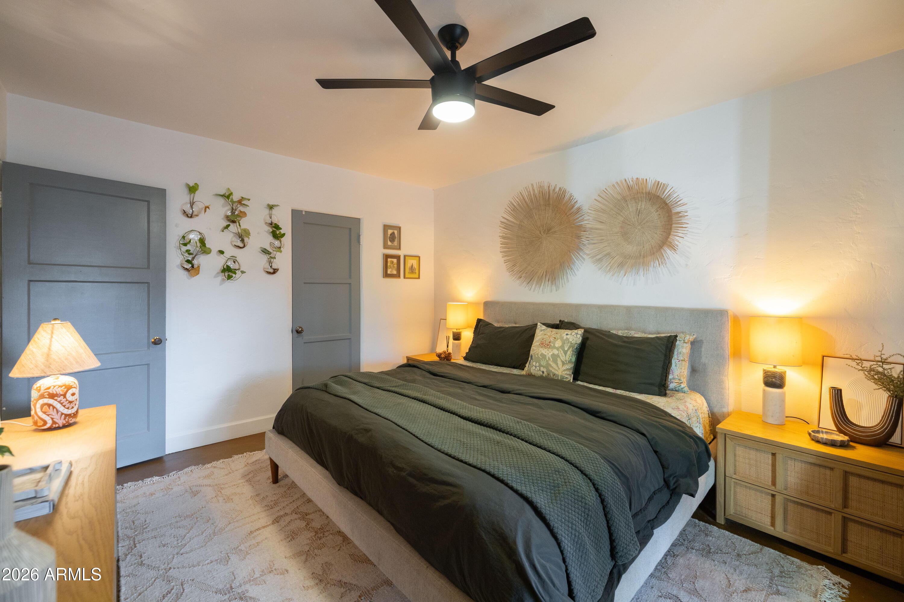 315 W EDGEMONT Avenue
