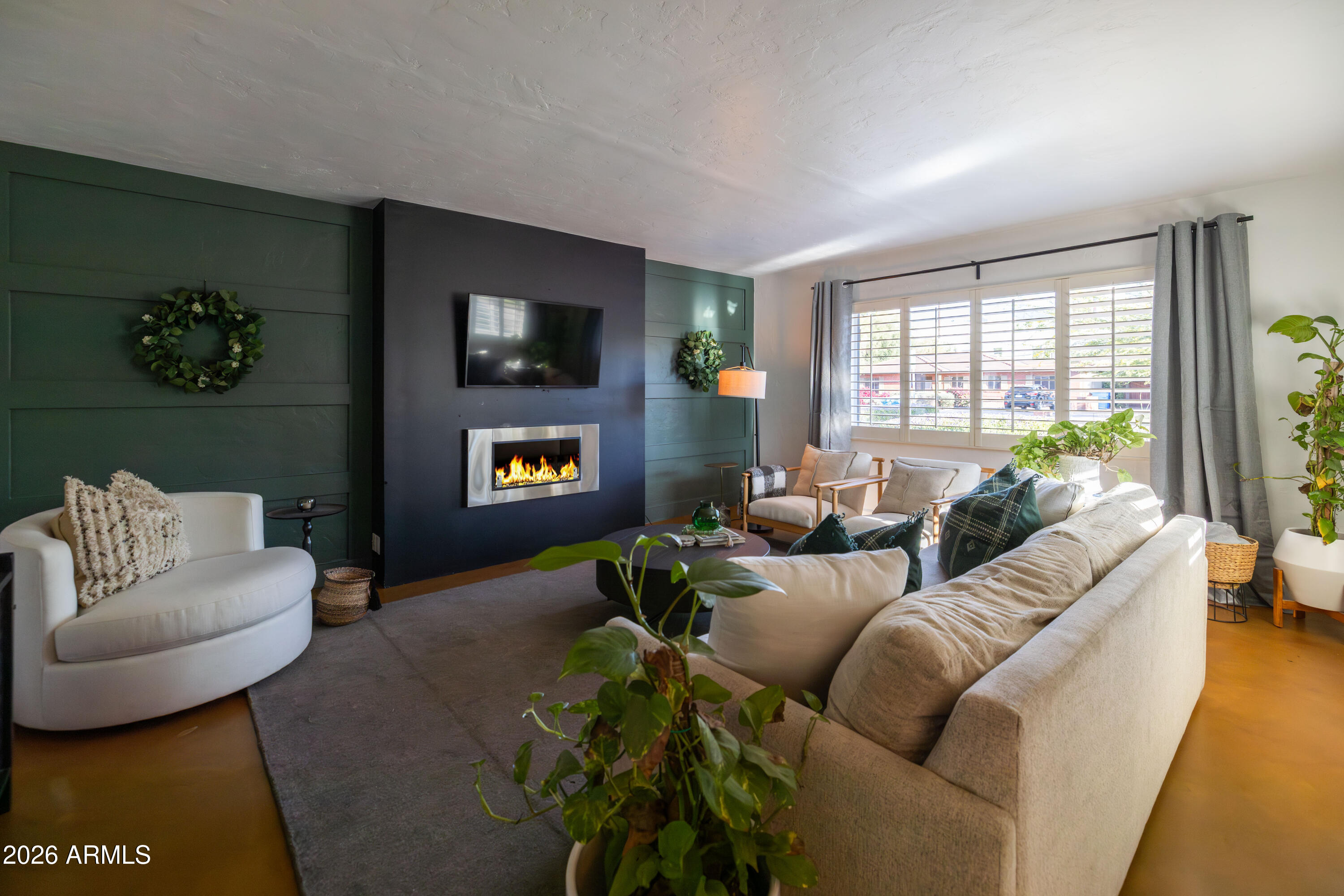 315 W EDGEMONT Avenue
