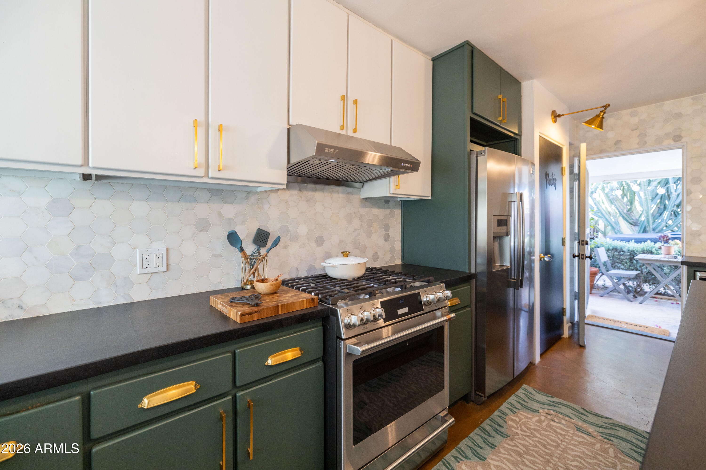 315 W EDGEMONT Avenue