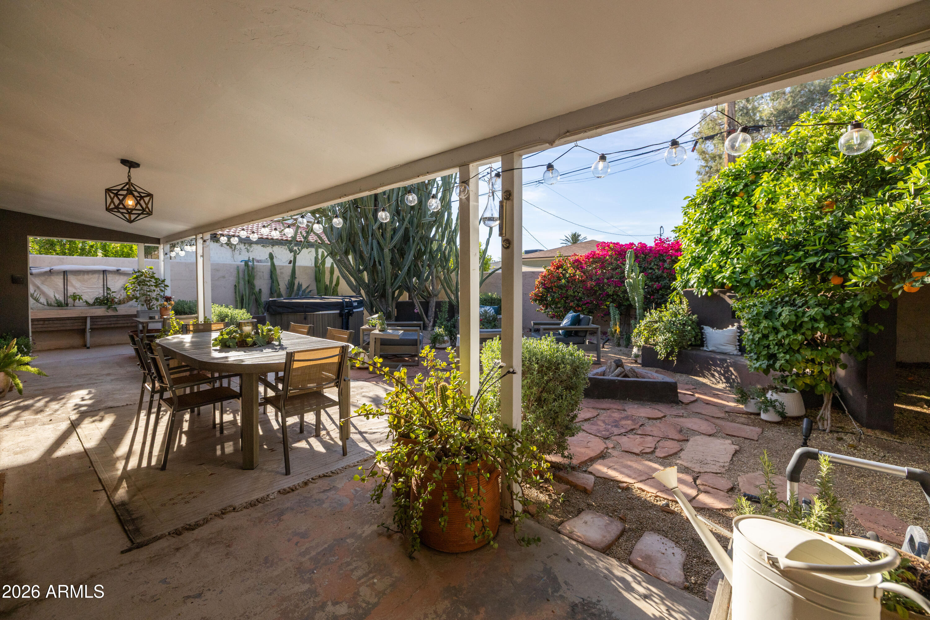 315 W EDGEMONT Avenue