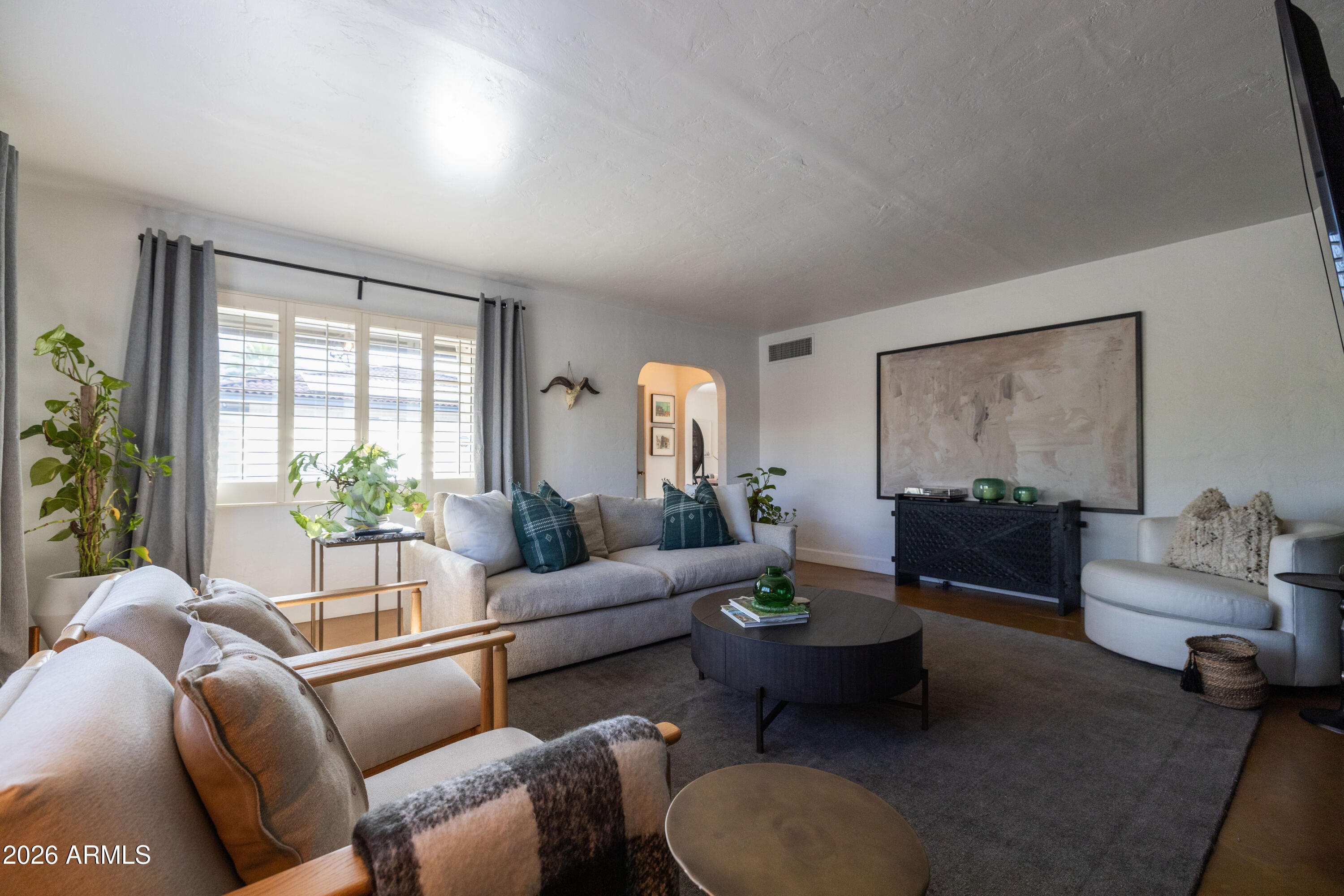 315 W EDGEMONT Avenue