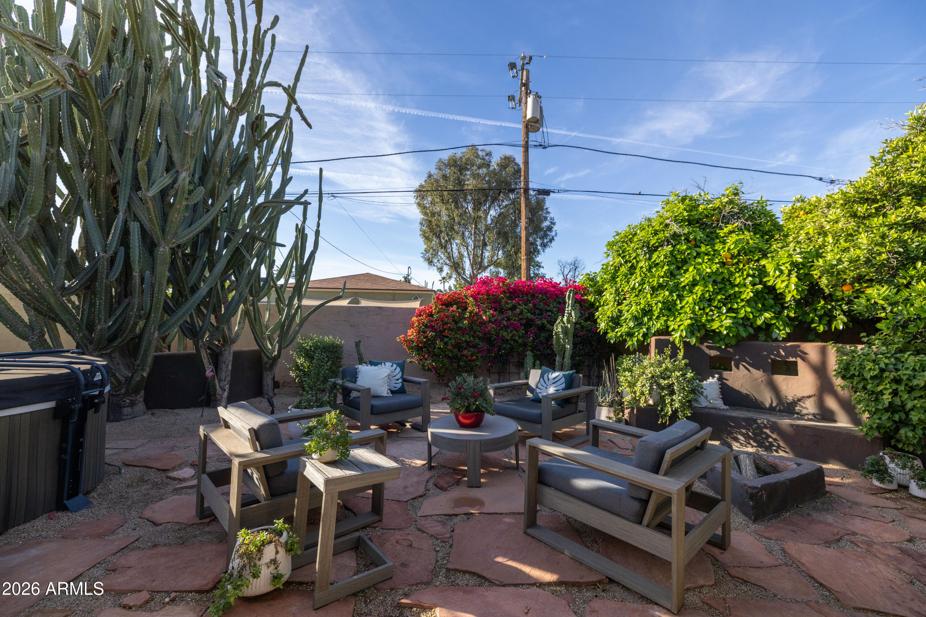 315 W EDGEMONT Avenue