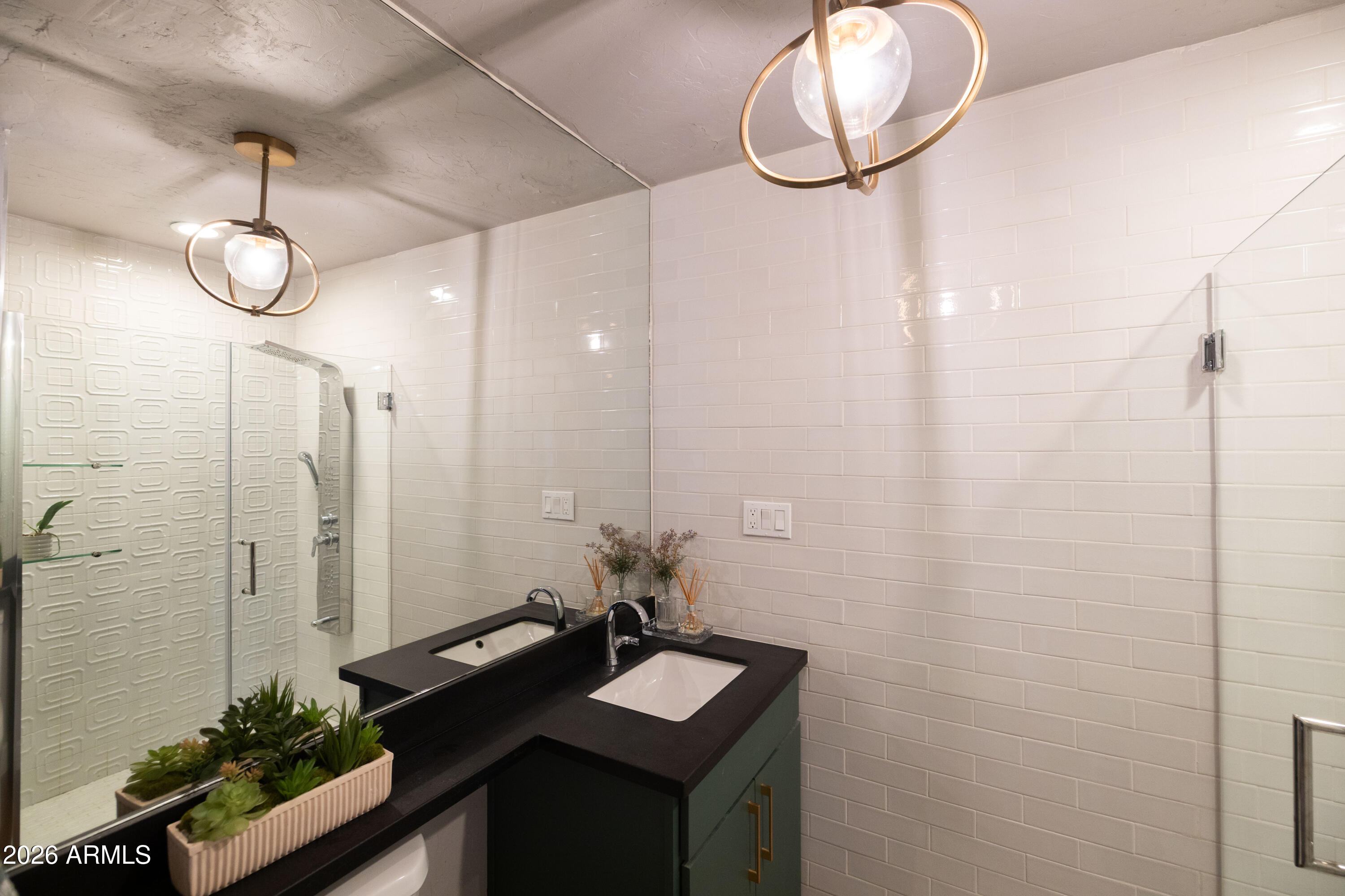 315 W EDGEMONT Avenue