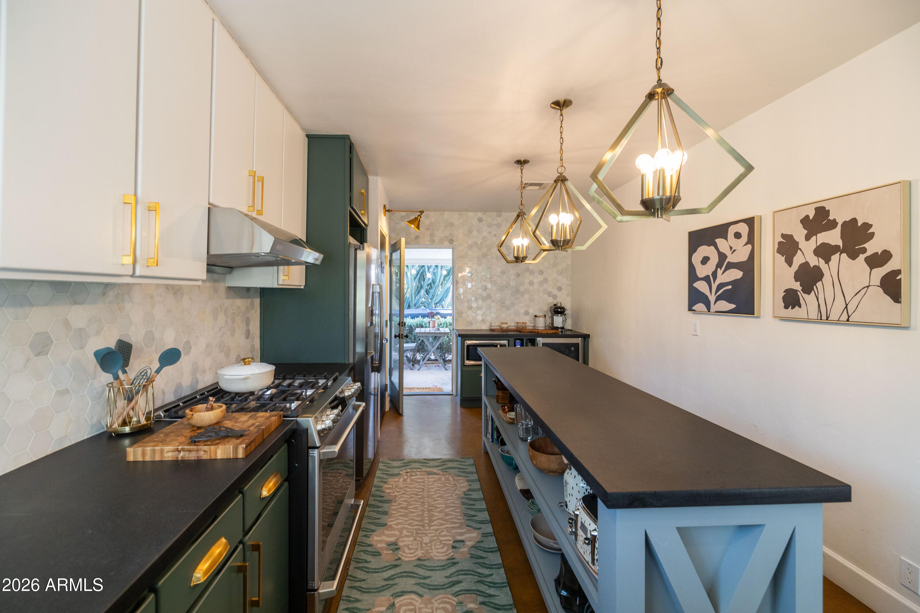 315 W EDGEMONT Avenue