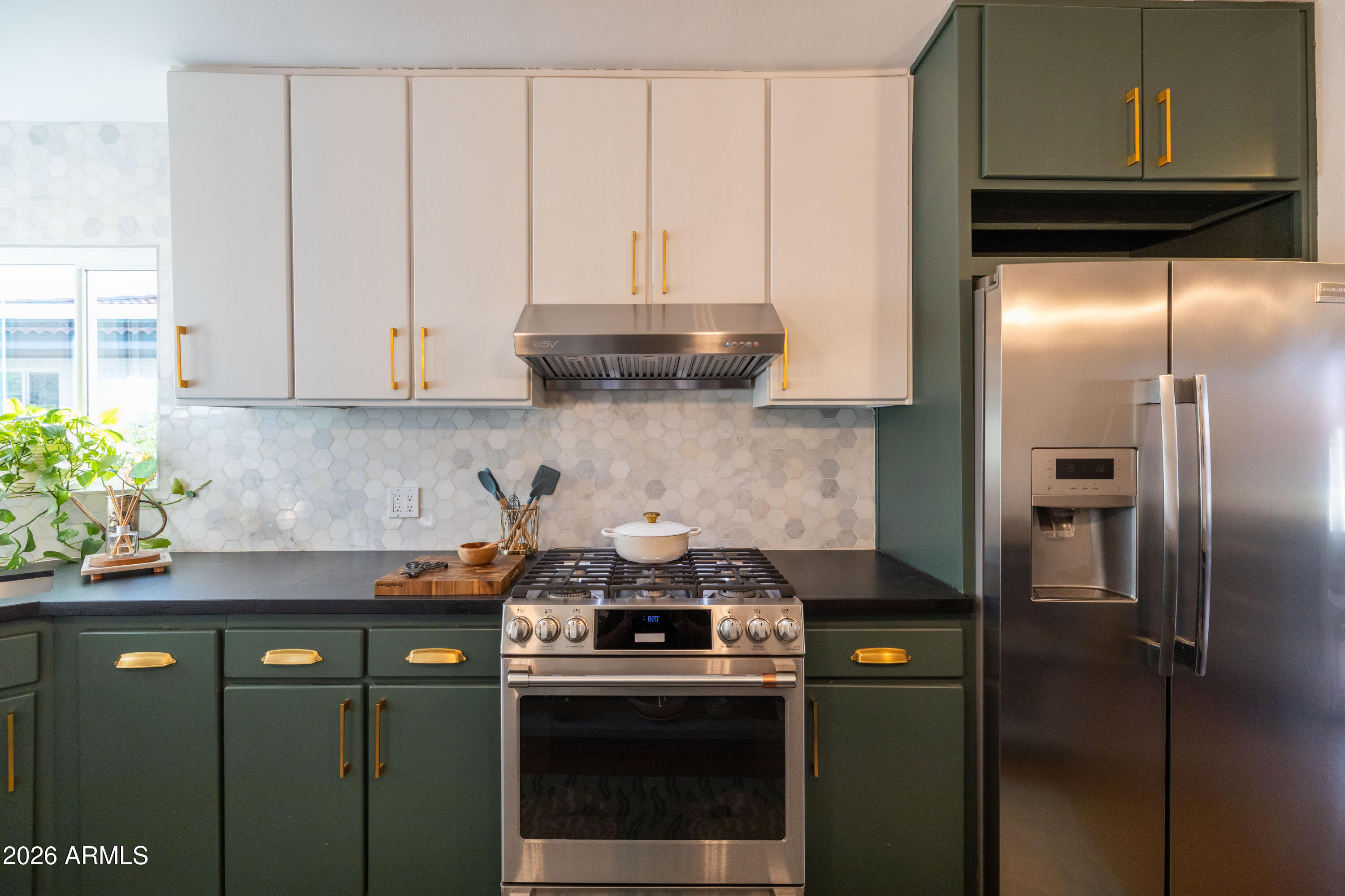 315 W EDGEMONT Avenue