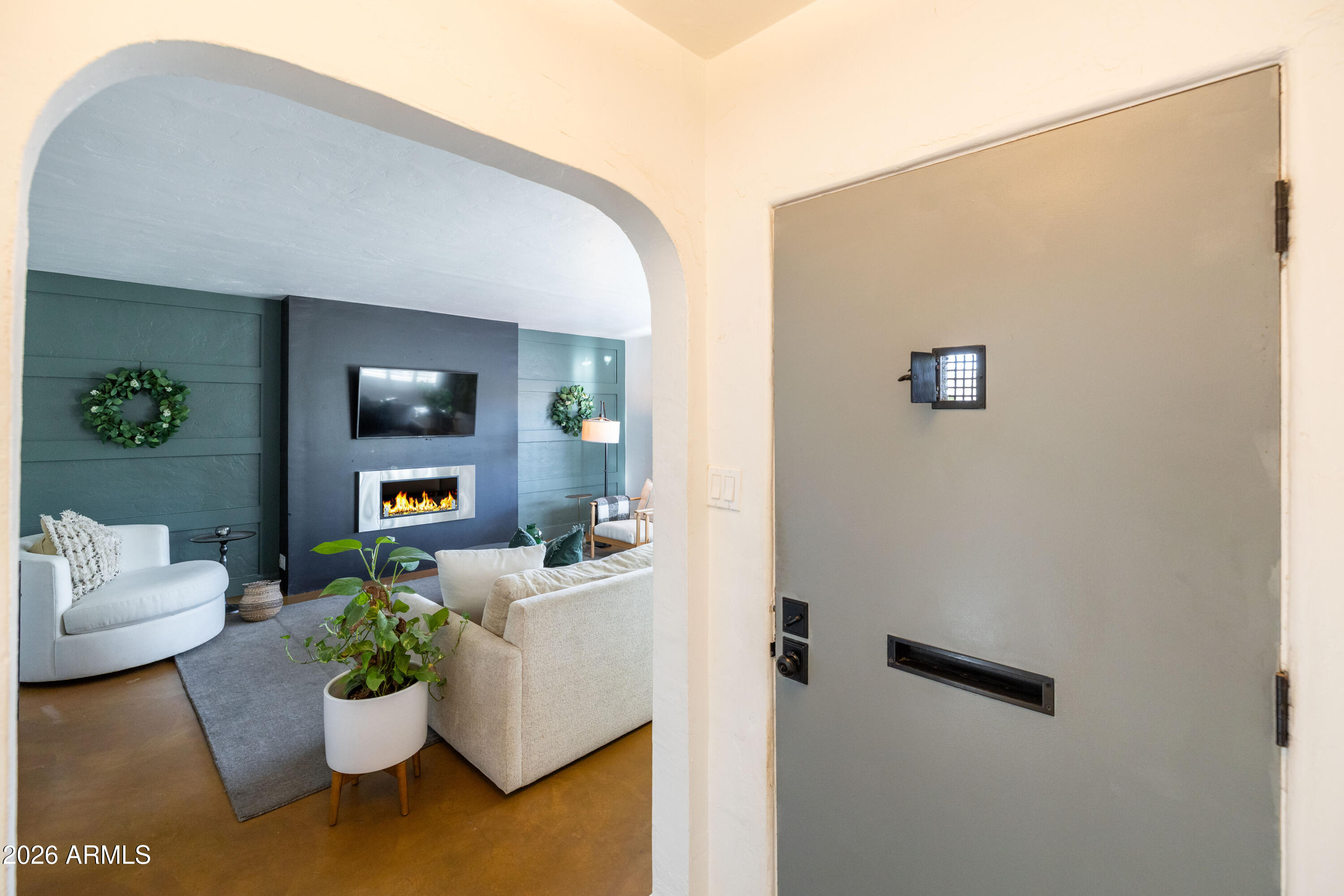 315 W EDGEMONT Avenue