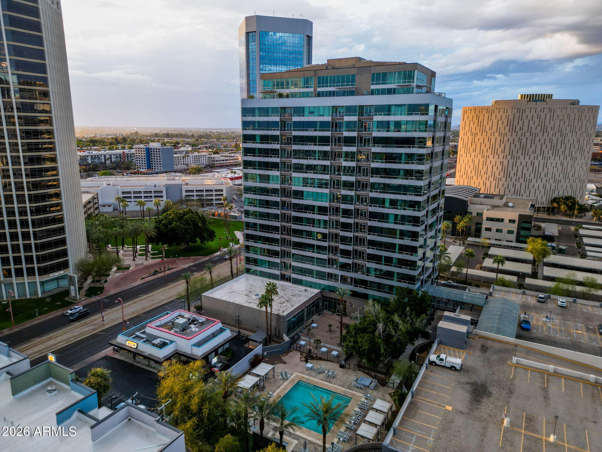 1 E LEXINGTON Avenue 1001