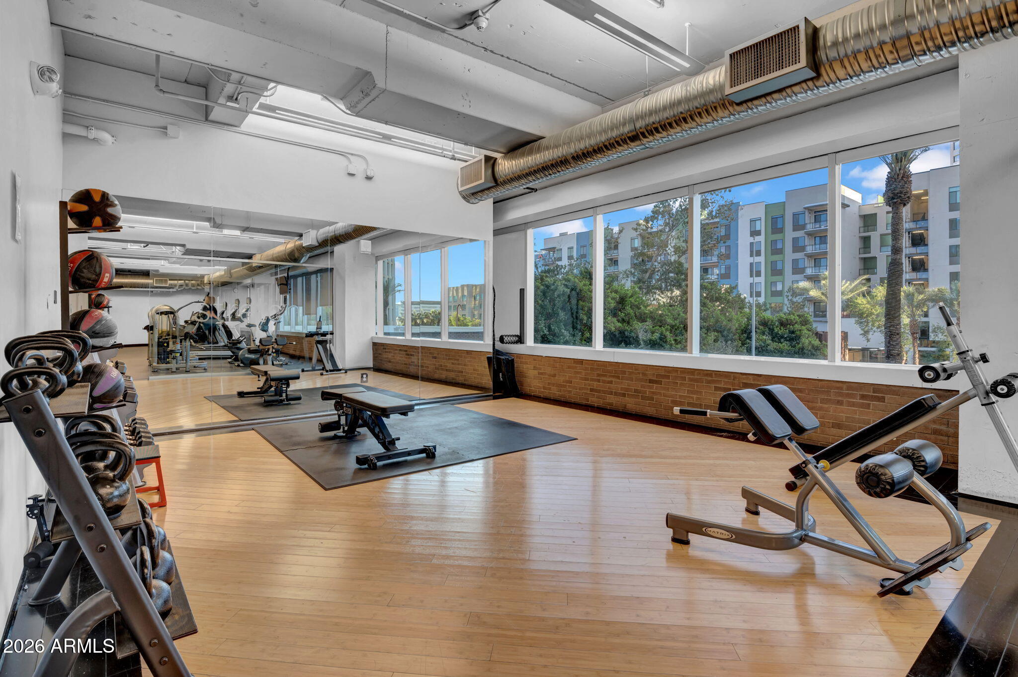 1 E LEXINGTON Avenue 1001