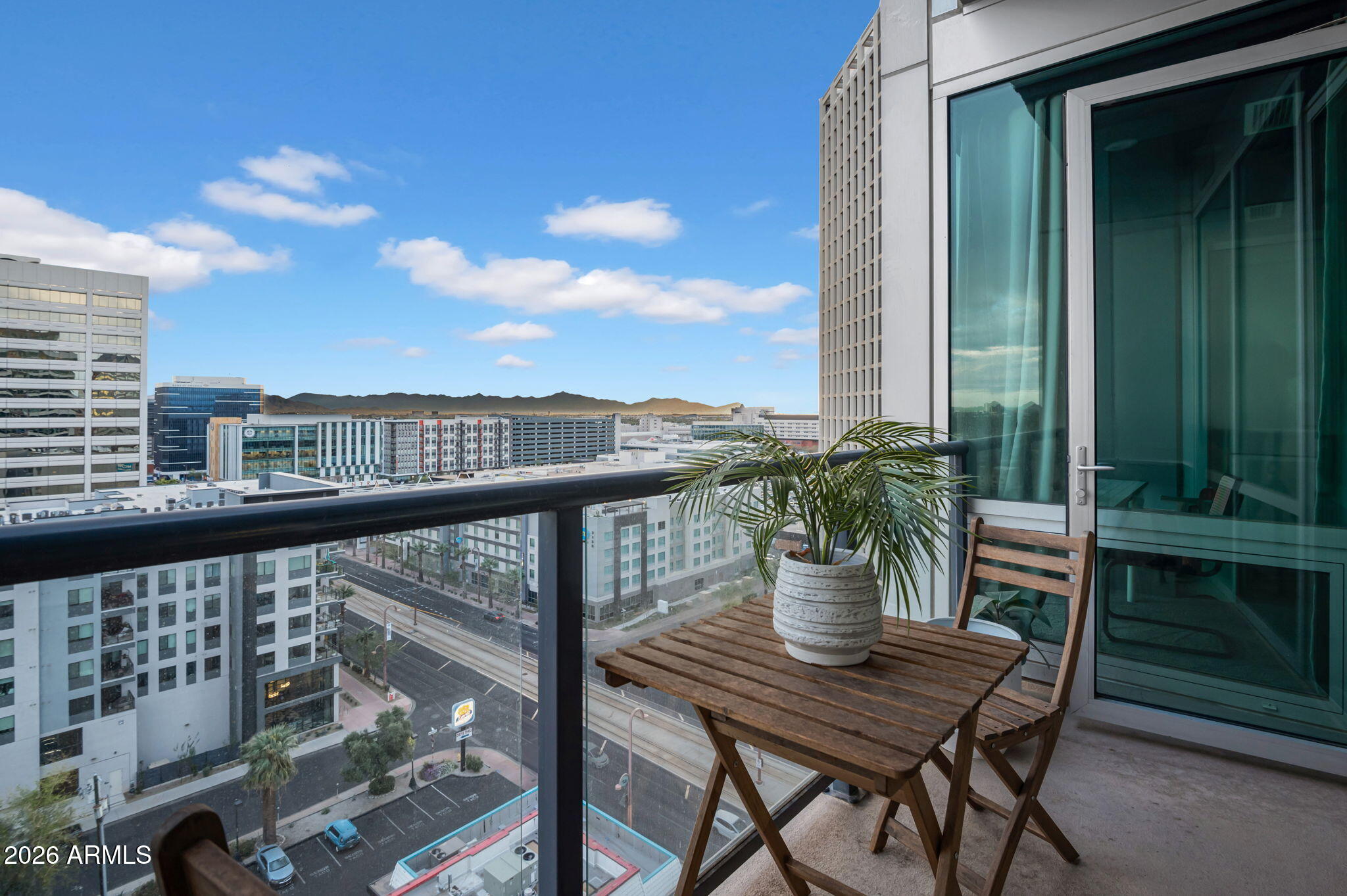 1 E LEXINGTON Avenue 1001