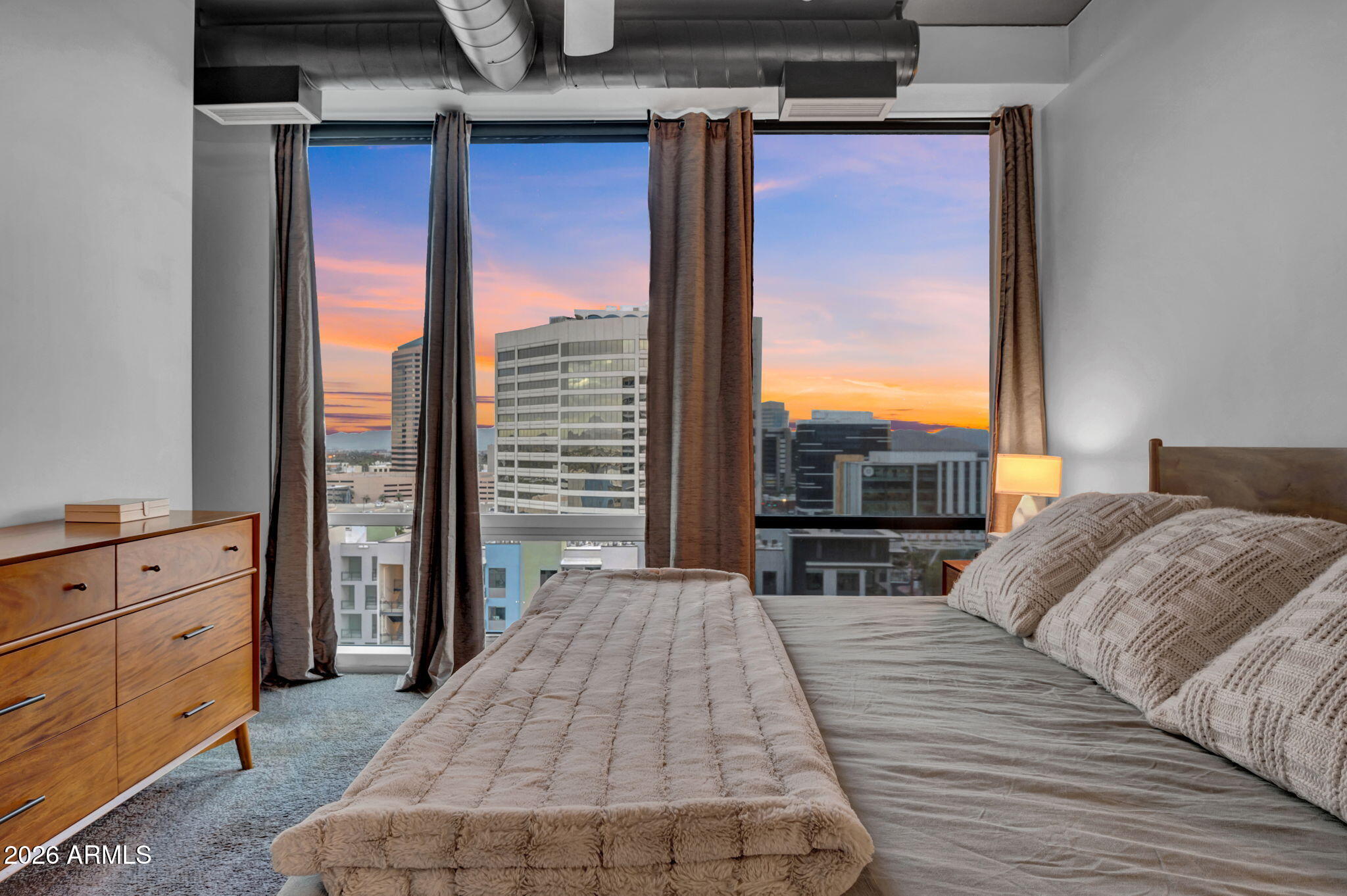 1 E LEXINGTON Avenue 1001